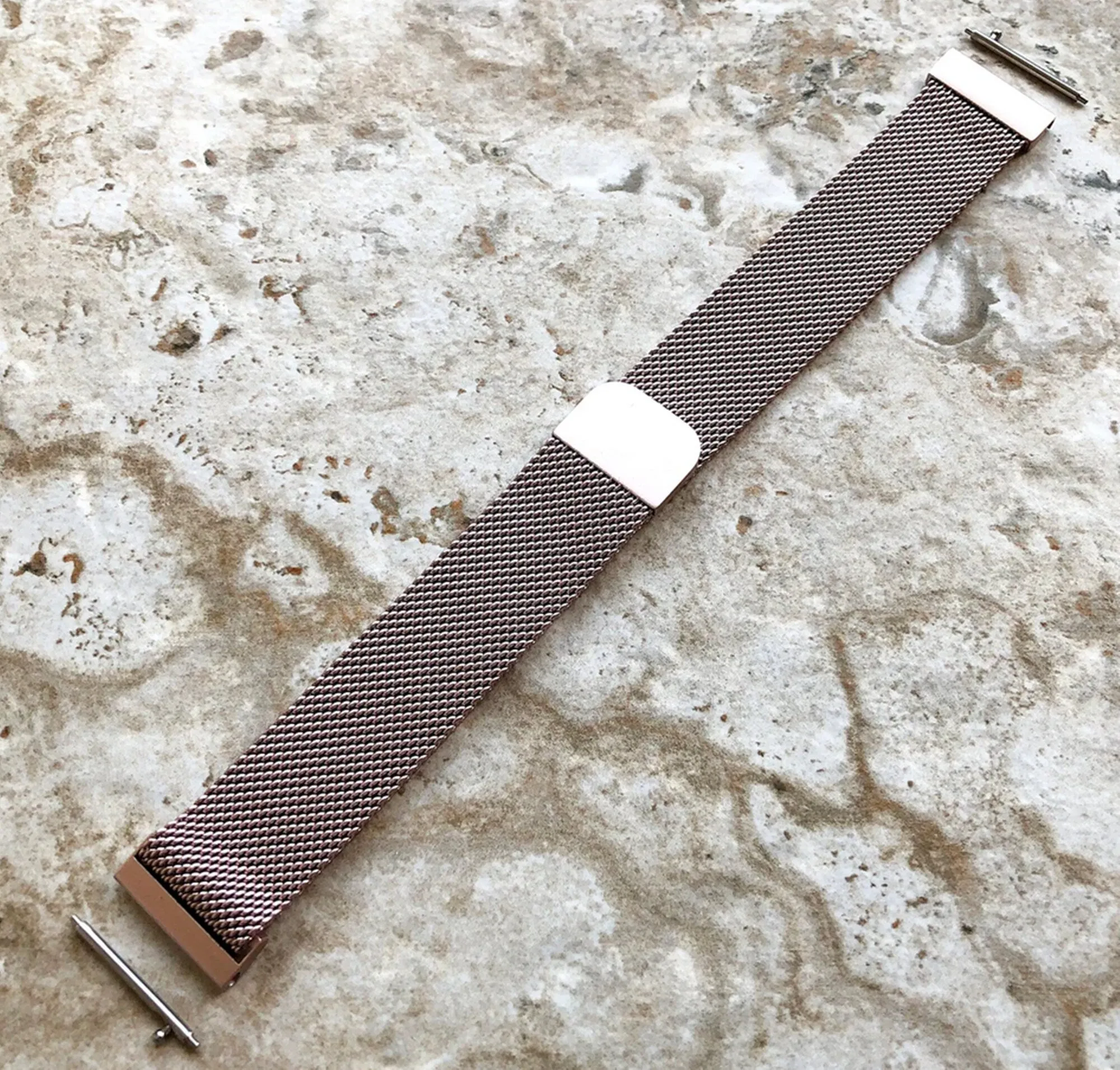 18mm Lug Width Band Strap for Luxury Smart Traditional Wrist Watches Adjustable Stainless Steel Milanese Mesh Bracelet Magnetic Closure