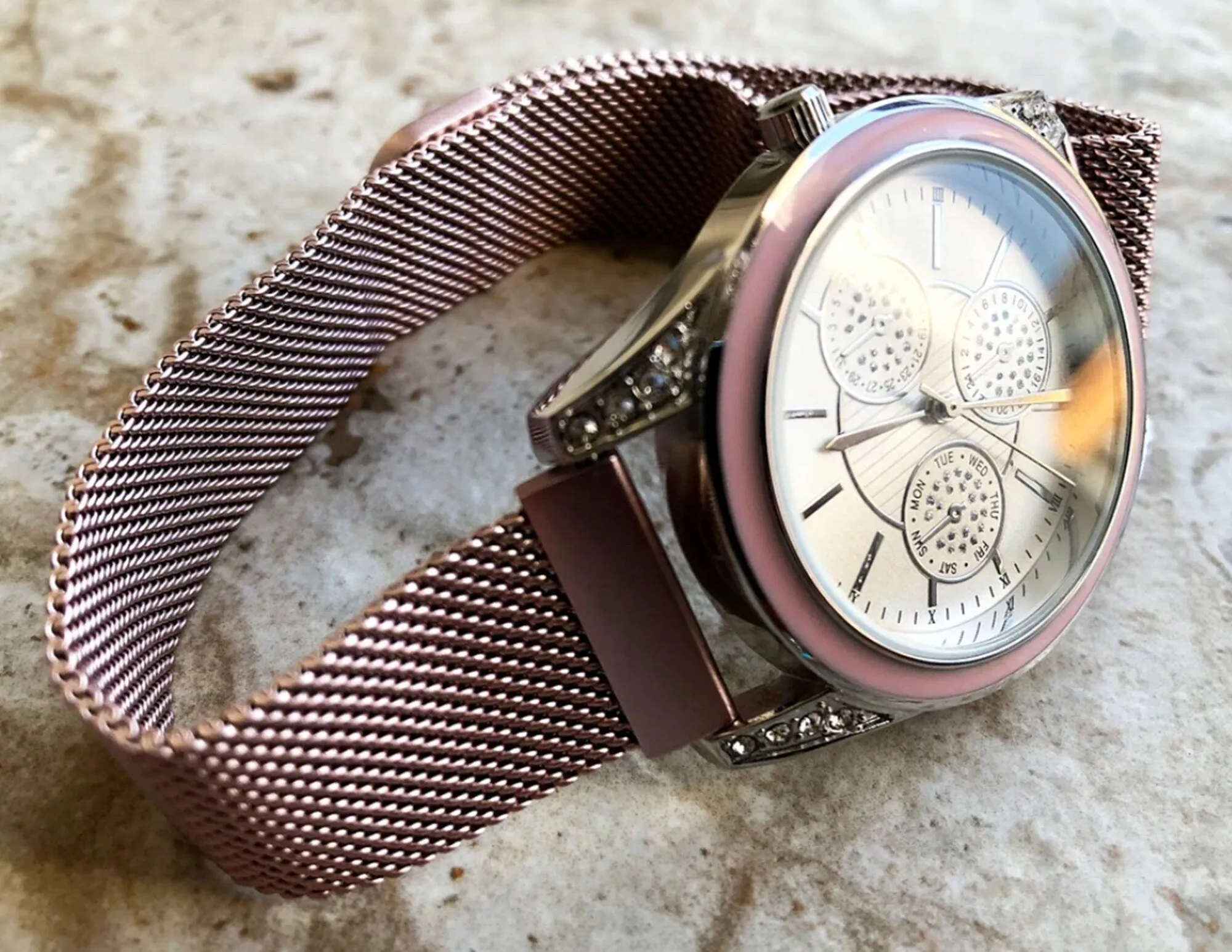 18mm Lug Width Band Strap for Luxury Smart Traditional Wrist Watches Adjustable Stainless Steel Milanese Mesh Bracelet Magnetic Closure