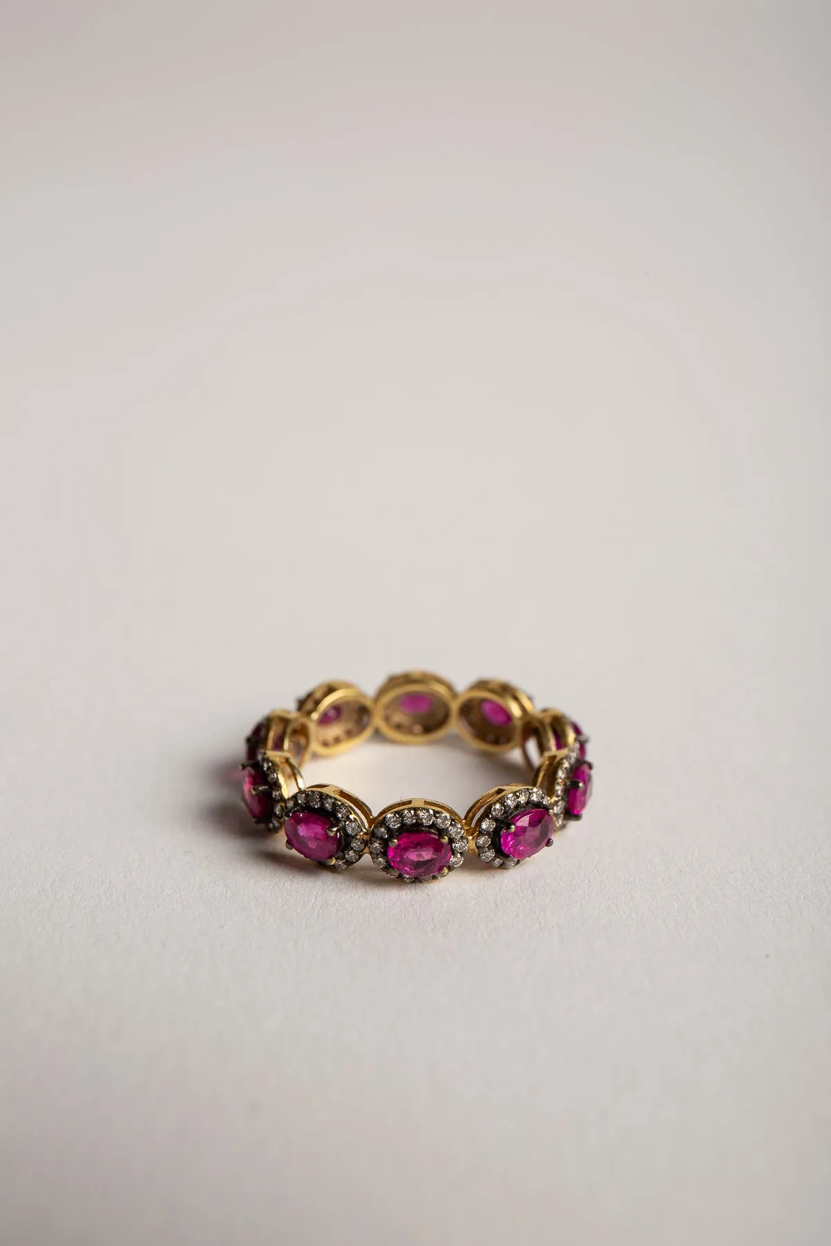 AMRAPALI LONDON | 18K YELLOW GOLD RAJA DIAMOND RUBY RING