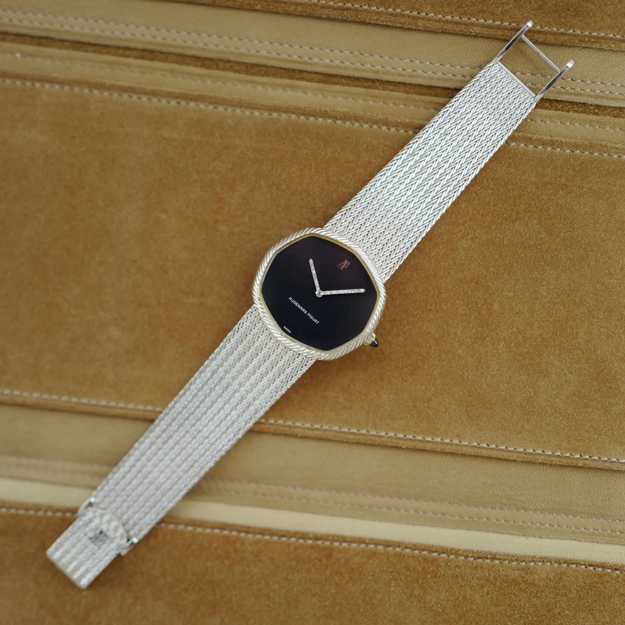 Audemars Piguet White Gold Octagonal Watch (New Arrivals)