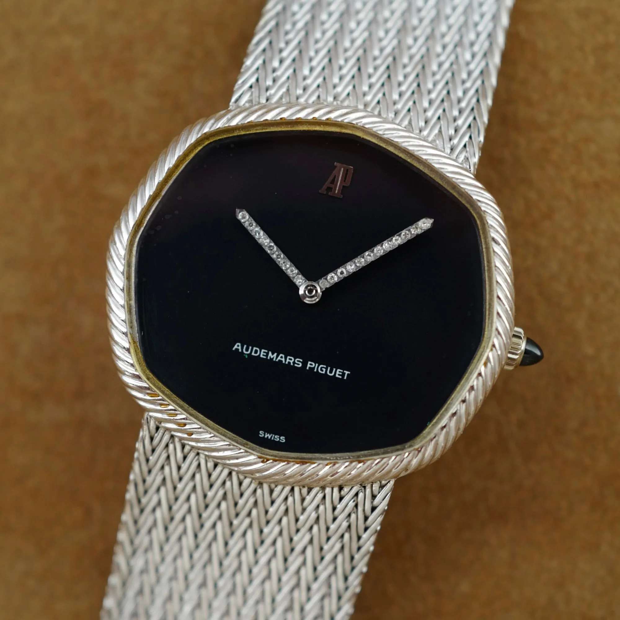 Audemars Piguet White Gold Octagonal Watch (New Arrivals)