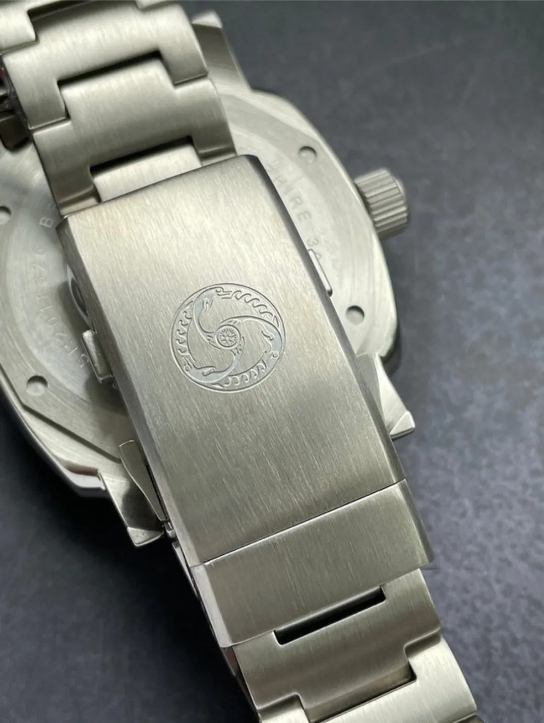 Benarus Moray 42 vintage matte black dart vintage lume