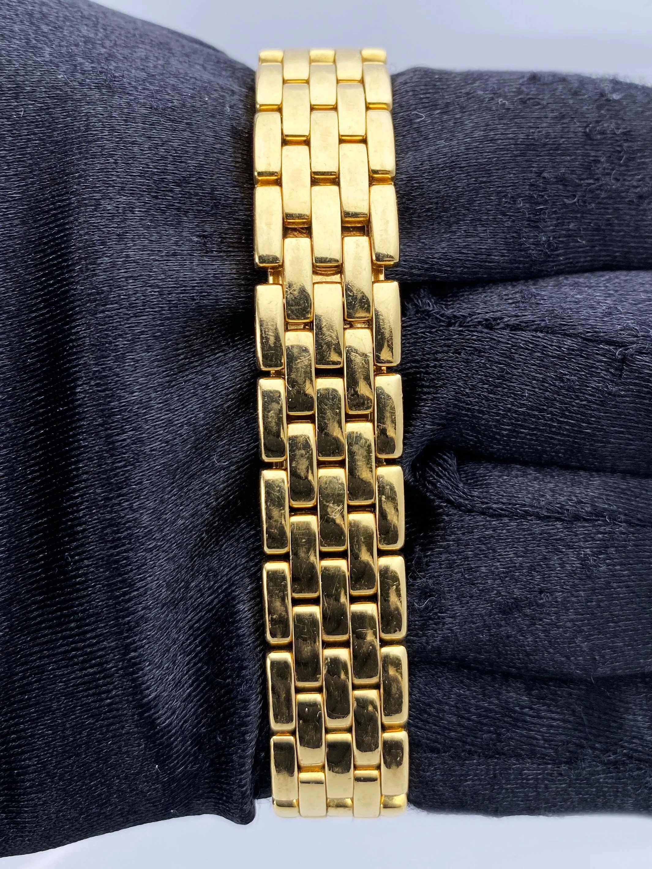 Cartier Panthere 8669 Diamond Bezel 18K Yellow Gold Ladies Watch
