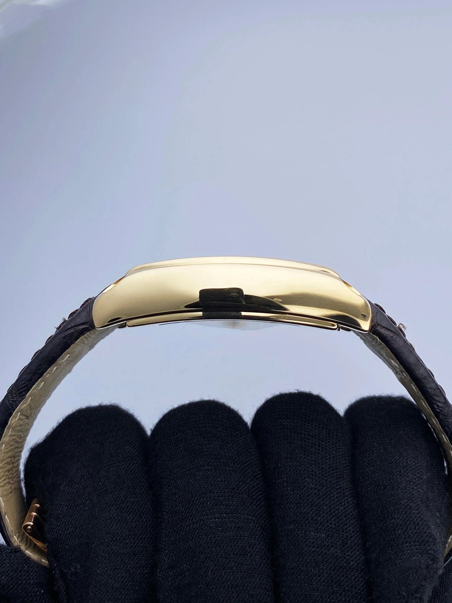 Cartier Roadster Large W62005V2 18K Yellow Gold Mens Watch
