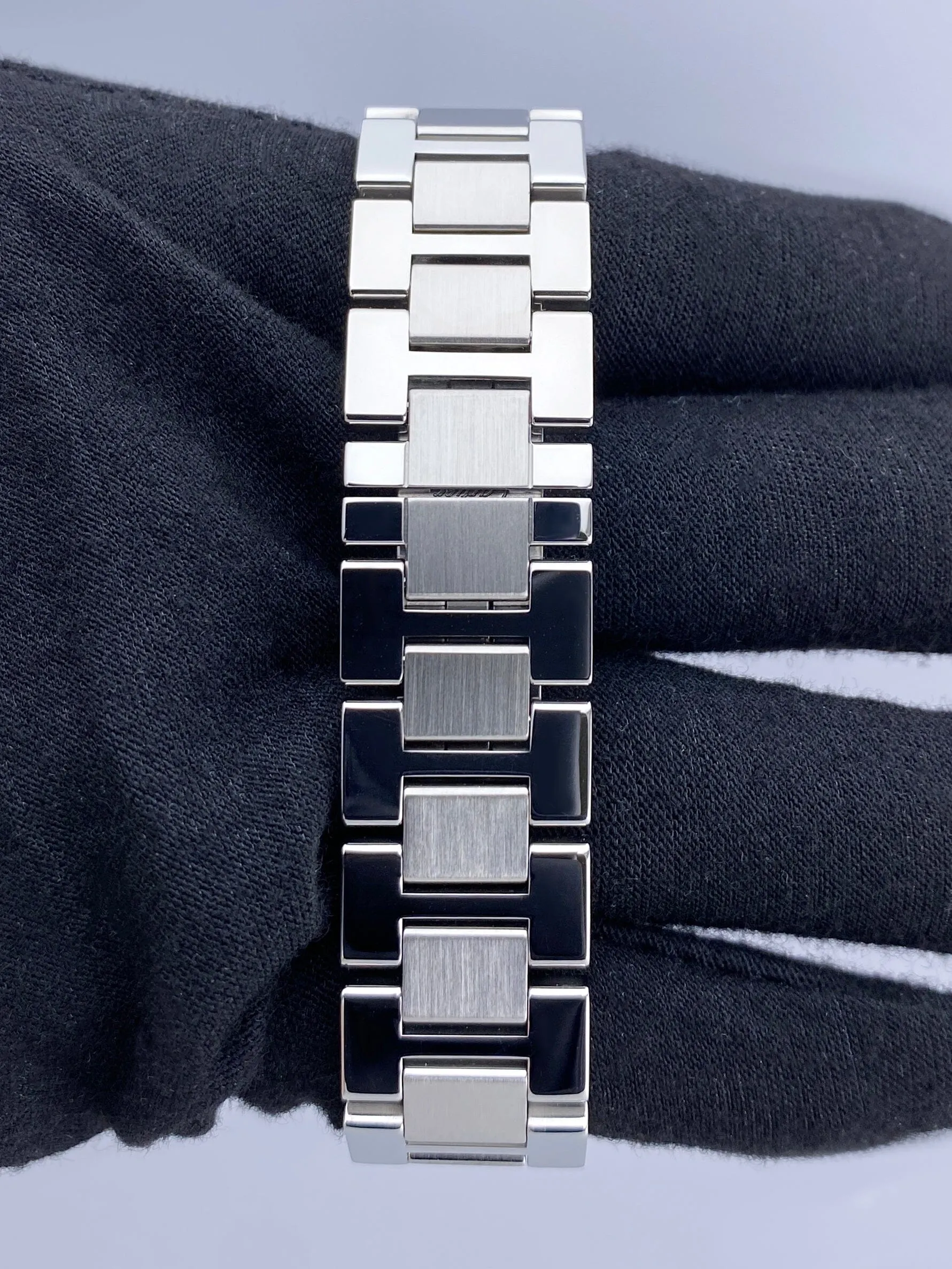 Cartier Ronde Solo W6701004 Silver Dial Steel Ladies Watch