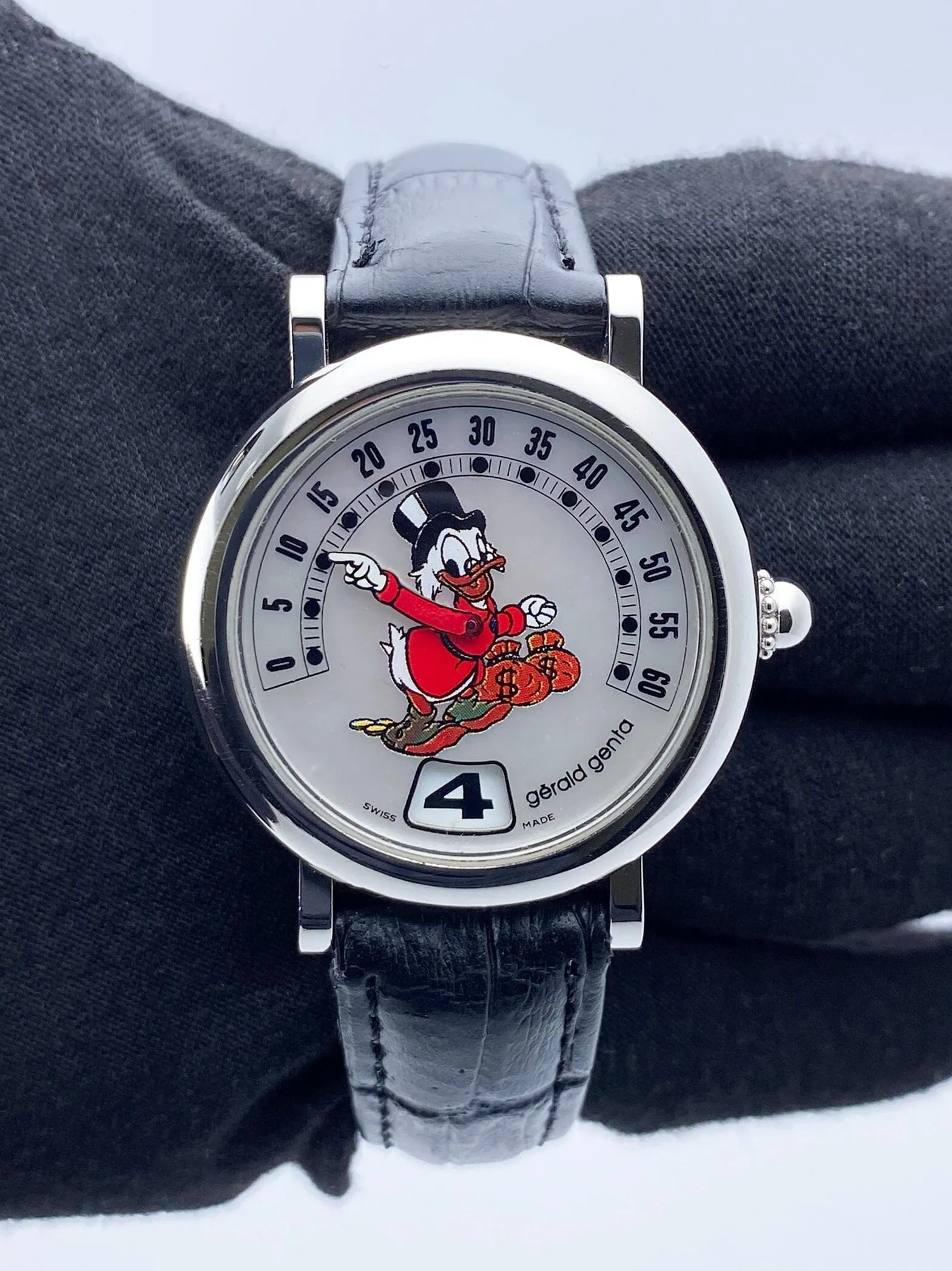 Gérald Genta Retro Disney G.3612.7 Scrooge McDuck MOP Dial Mens Watch