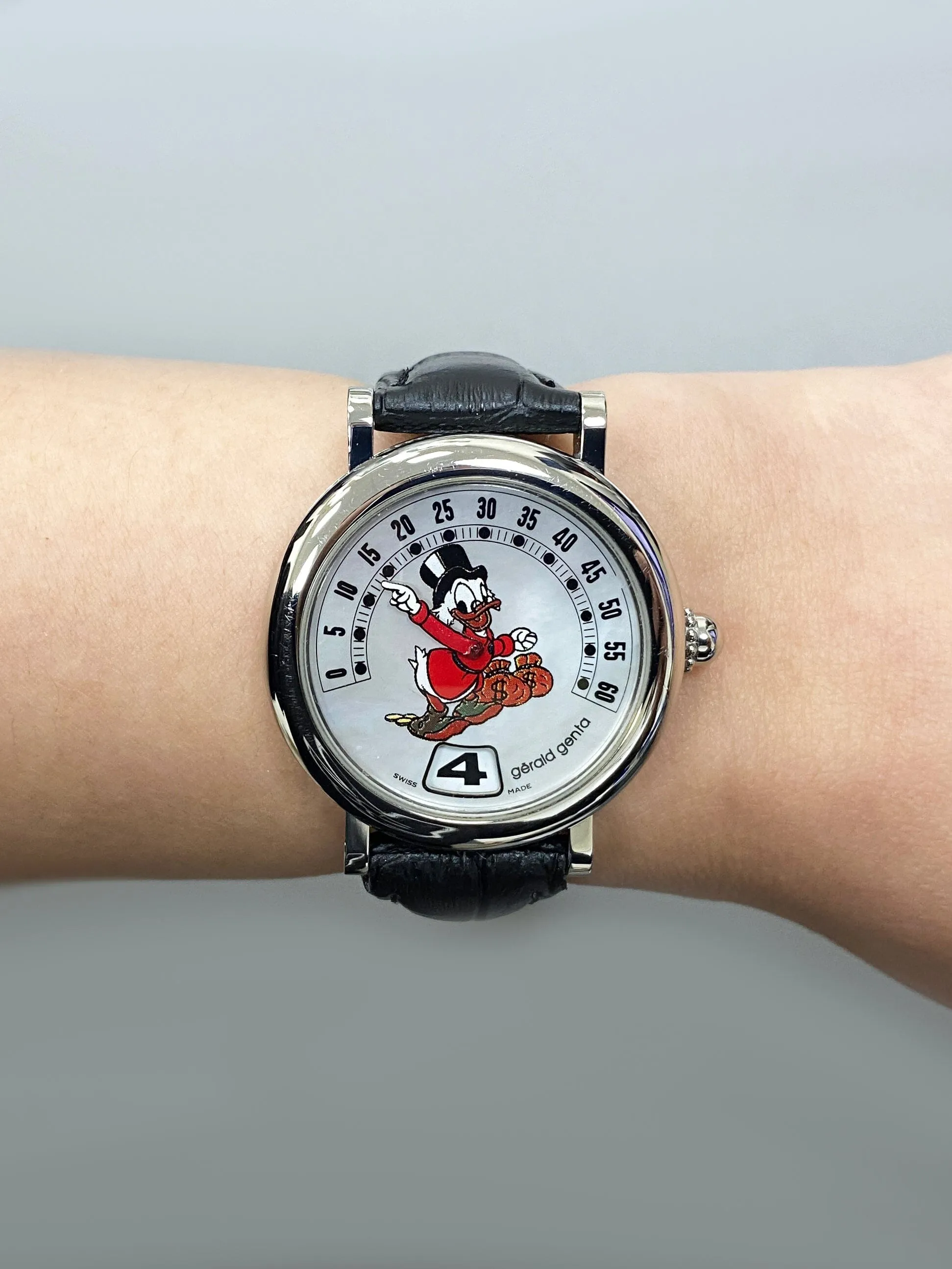 Gérald Genta Retro Disney G.3612.7 Scrooge McDuck MOP Dial Mens Watch