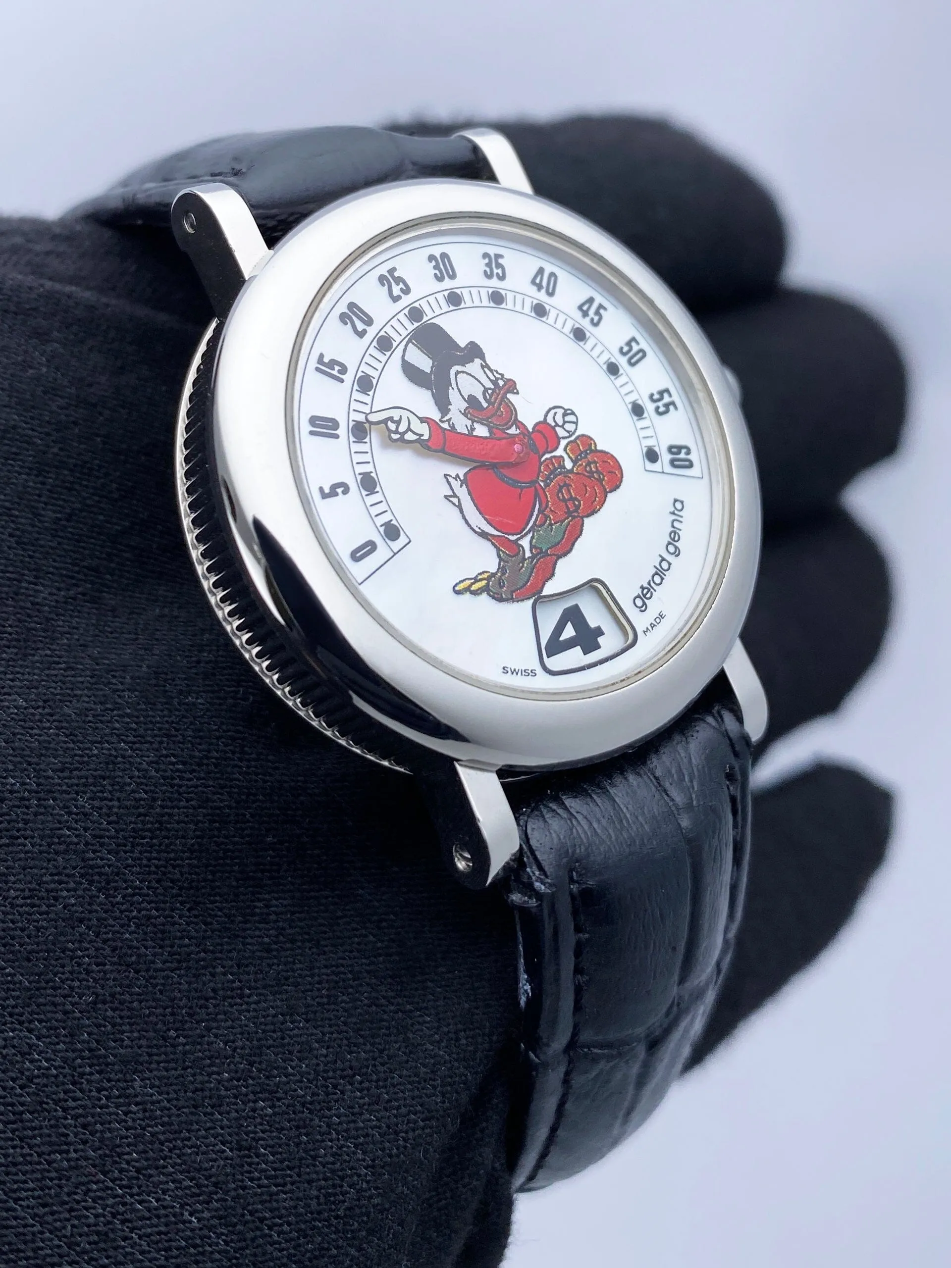Gérald Genta Retro Disney G.3612.7 Scrooge McDuck MOP Dial Mens Watch