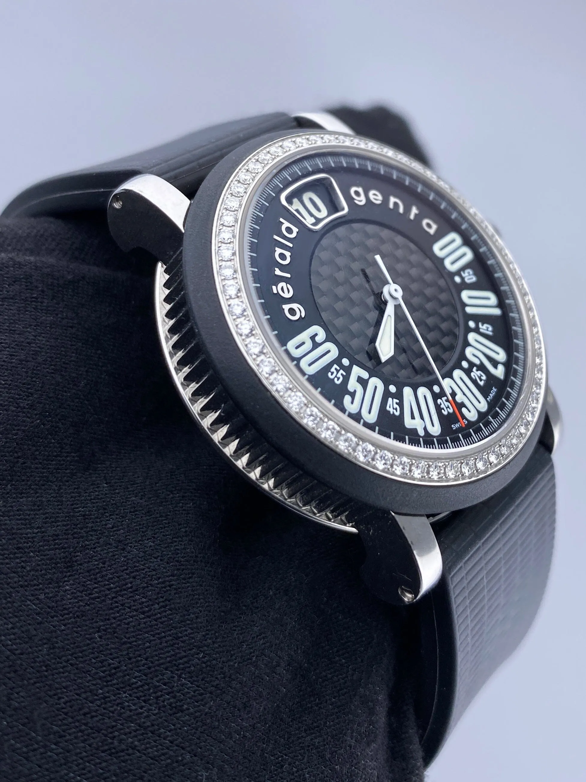 Gérald Genta Retro Sport RSP.L.10 Diamonds Dial Mens Watch Box Papers