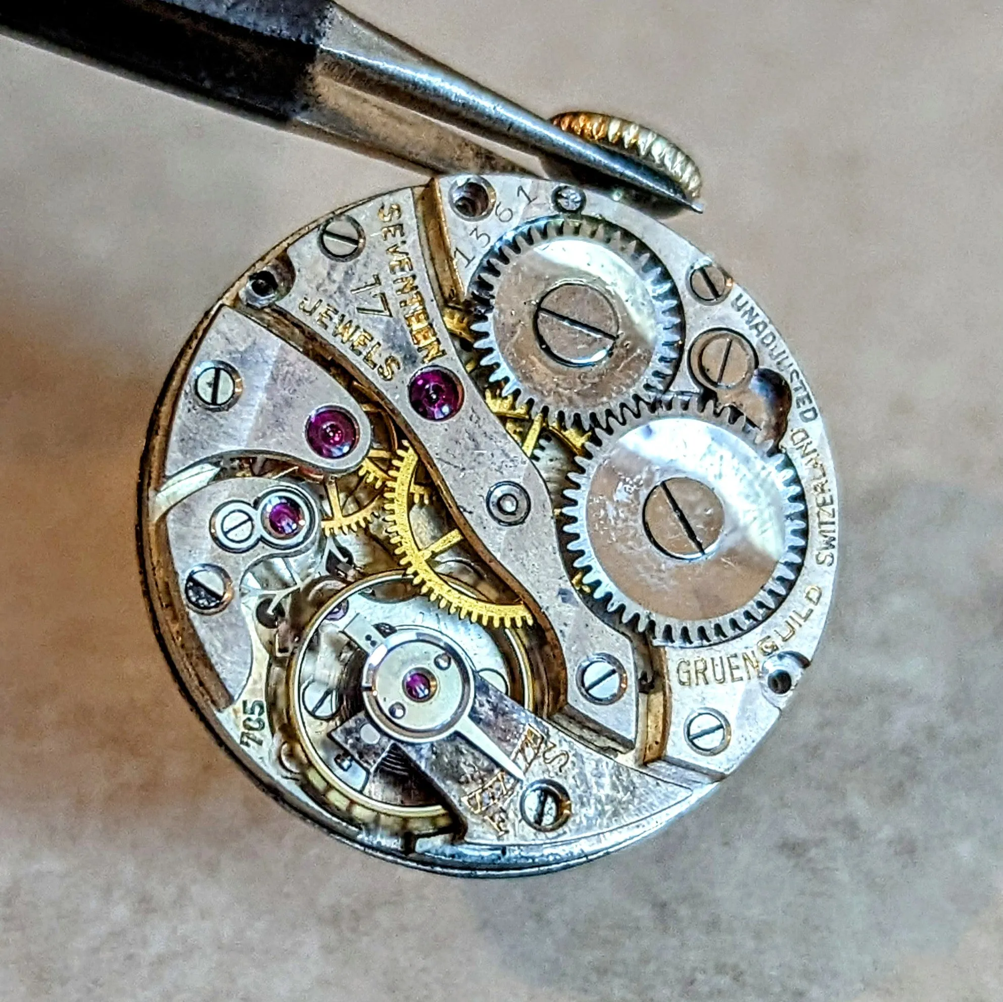 GRUEN Guild "Boys Watch" Cal. 705 17 Jewels 25mm Swiss Made Wristwatch