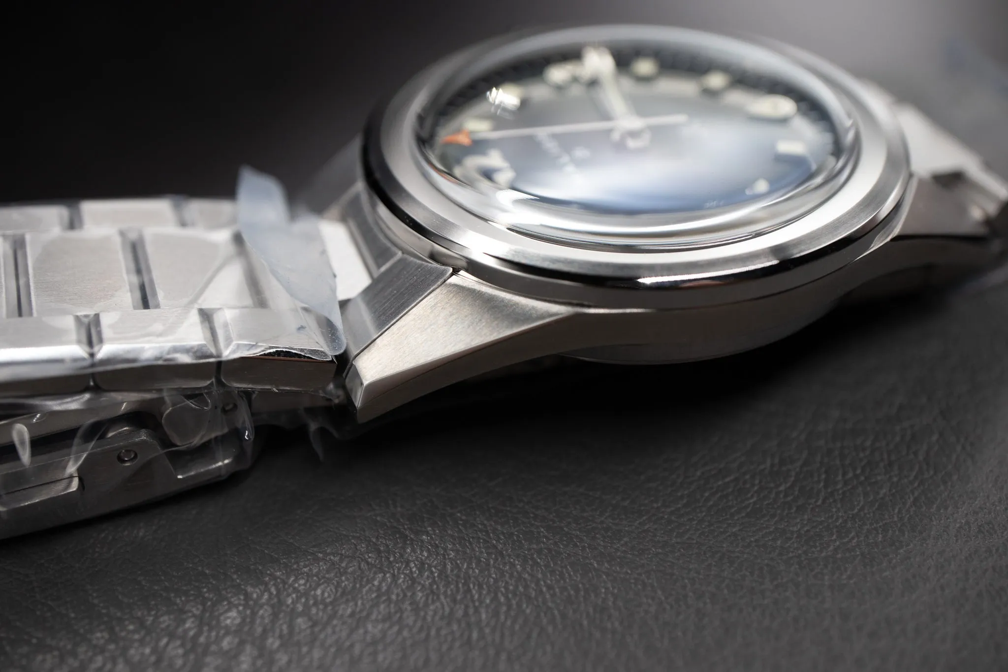 Halios Universa Huckberry Limited Edition