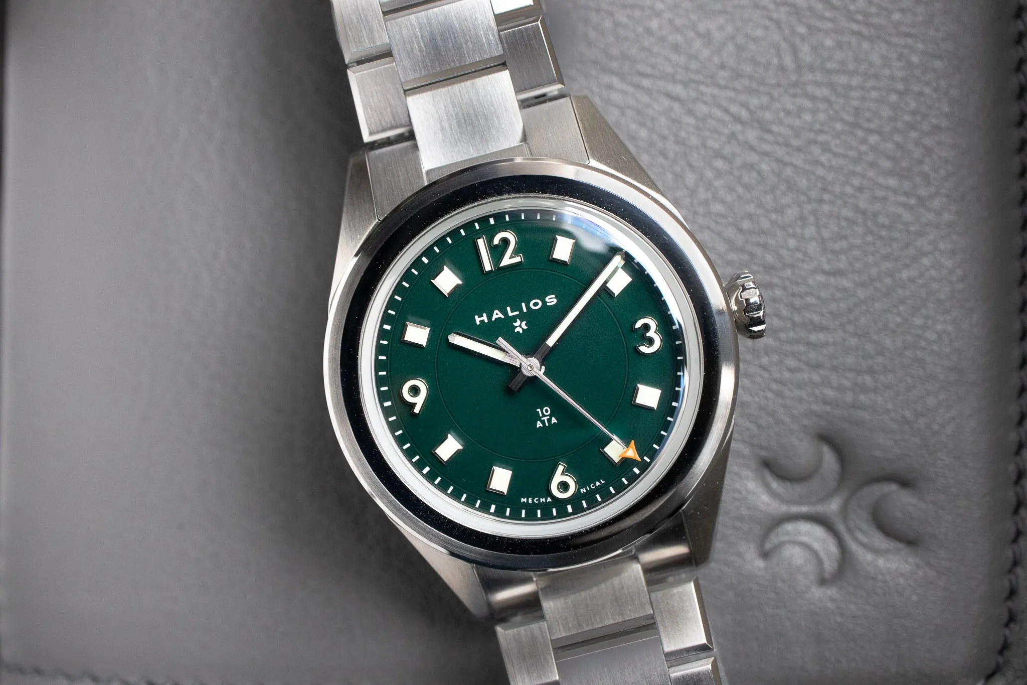 Halios Universa Huckberry Limited Edition