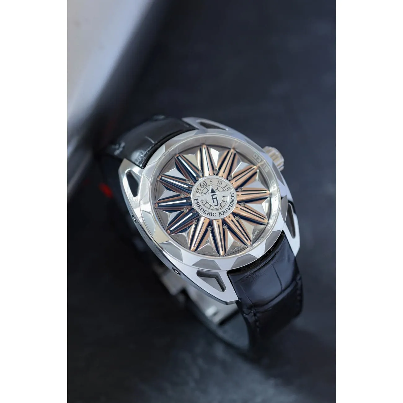 HELIOS TITANIUM (PRE-ORDER)