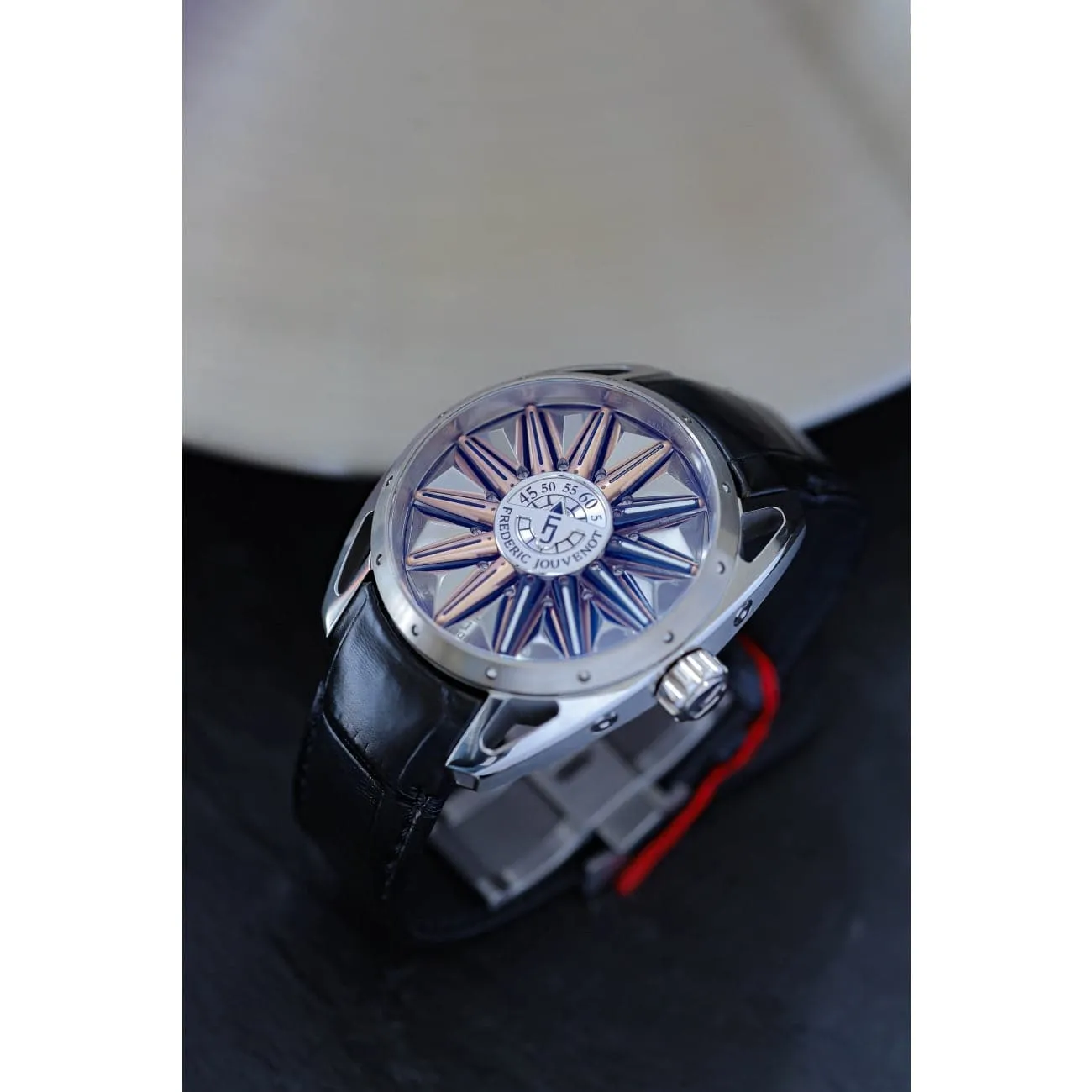 HELIOS TITANIUM (PRE-ORDER)