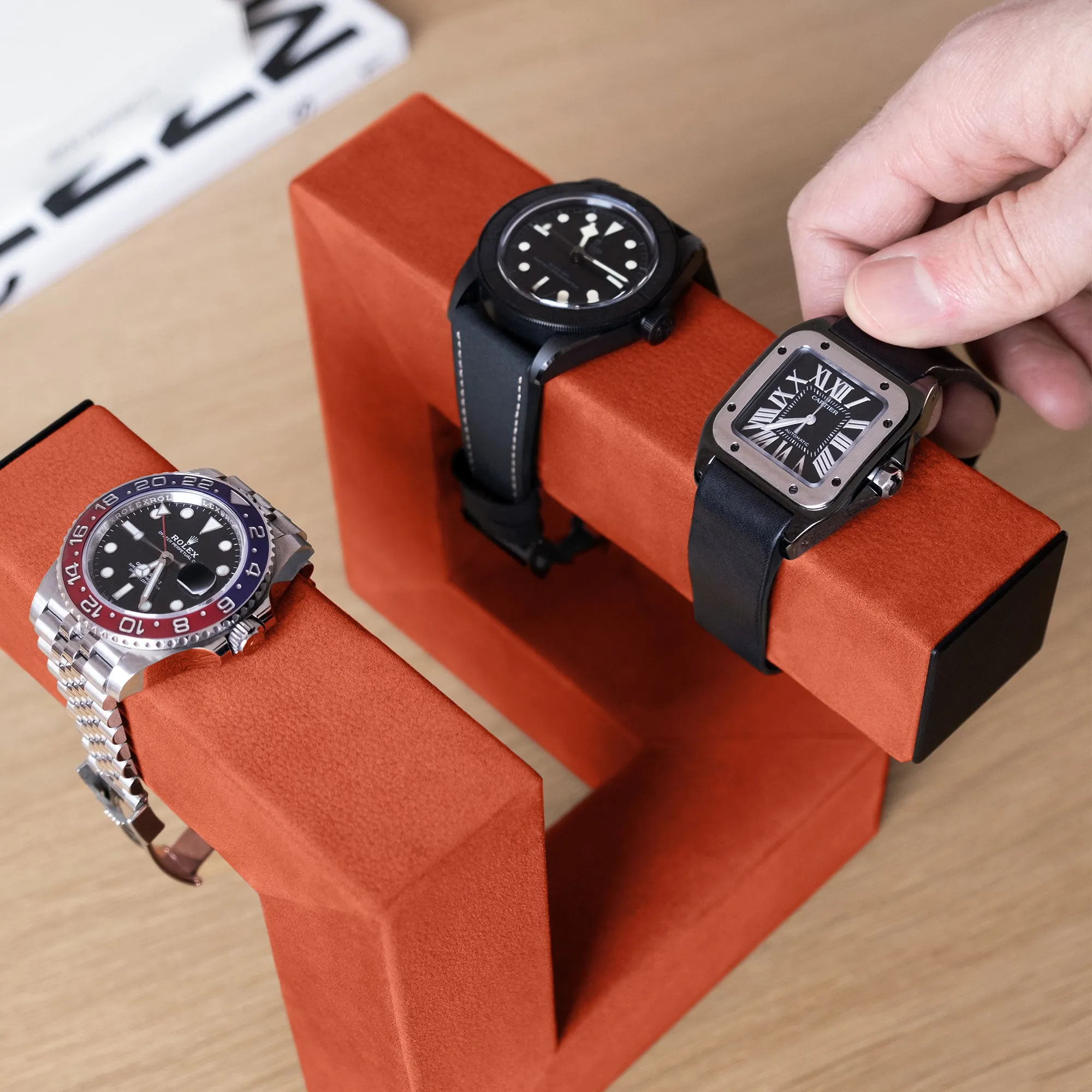 HUDSON 3 WATCH STAND - PIMENTO / GREY
