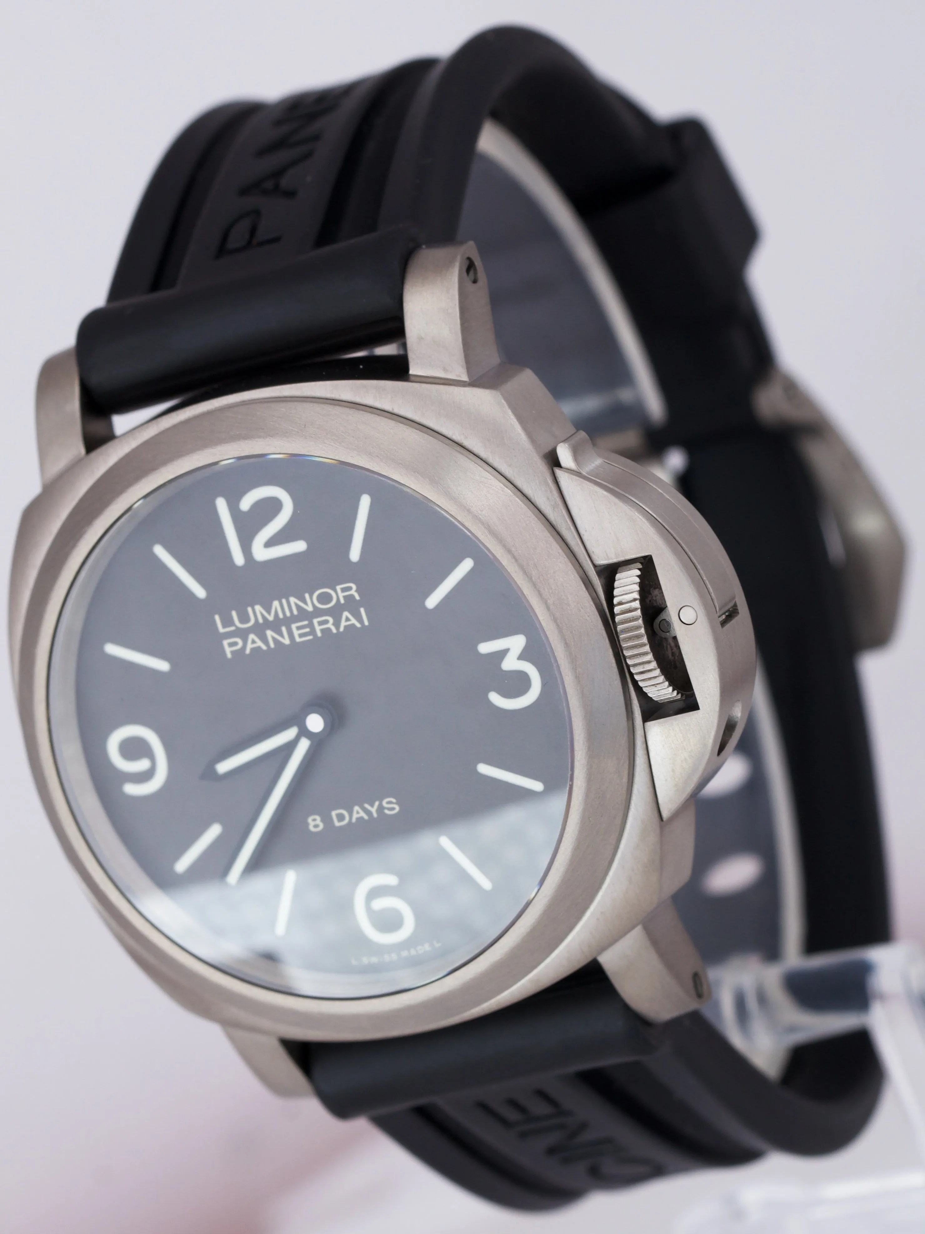 Men's Panerai Luminor Base 8-Days PAM 562 Titanium Automatic 44mm Watch PAM00562