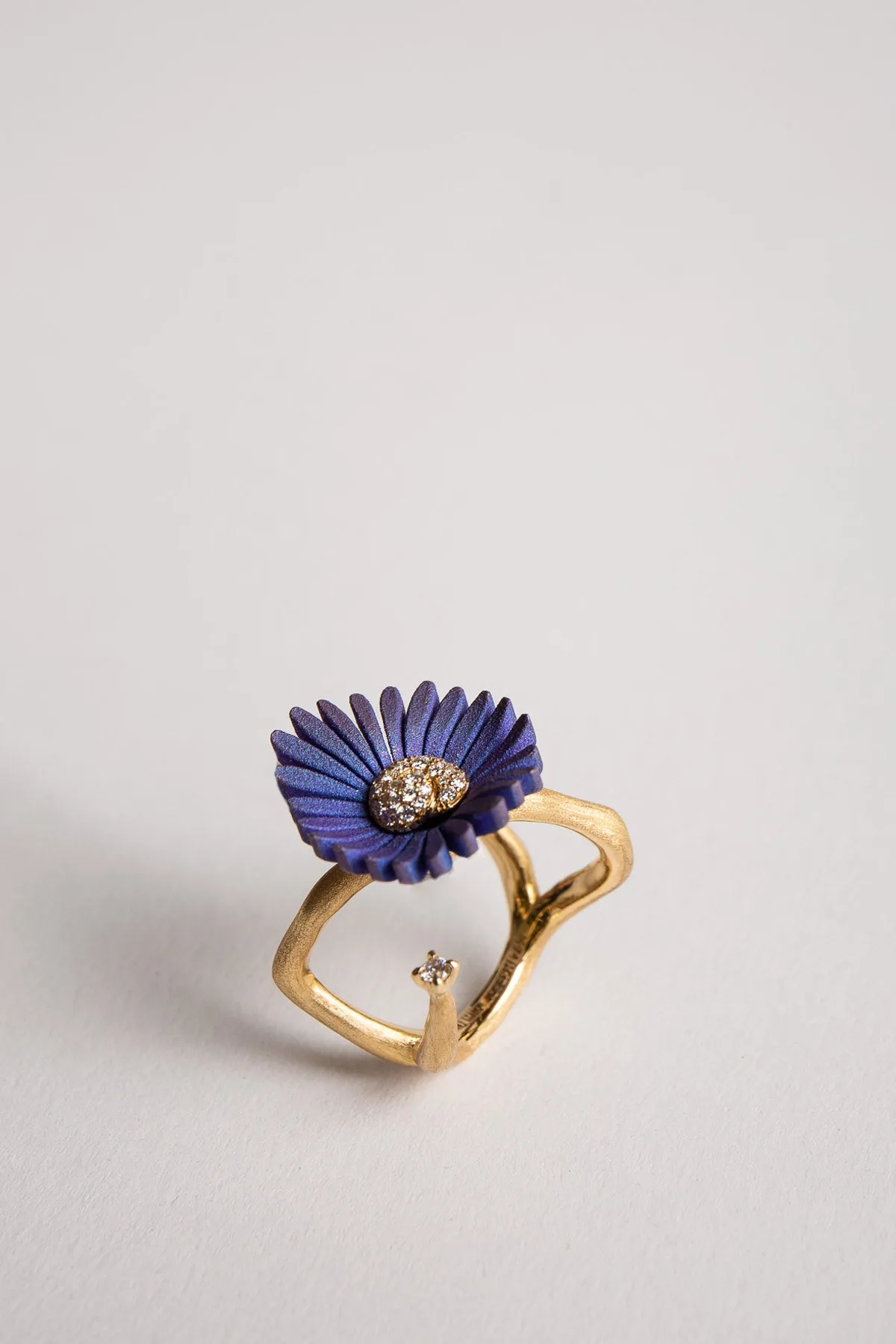 MIKE JOSEPH | TITANIUM FLOWER RING