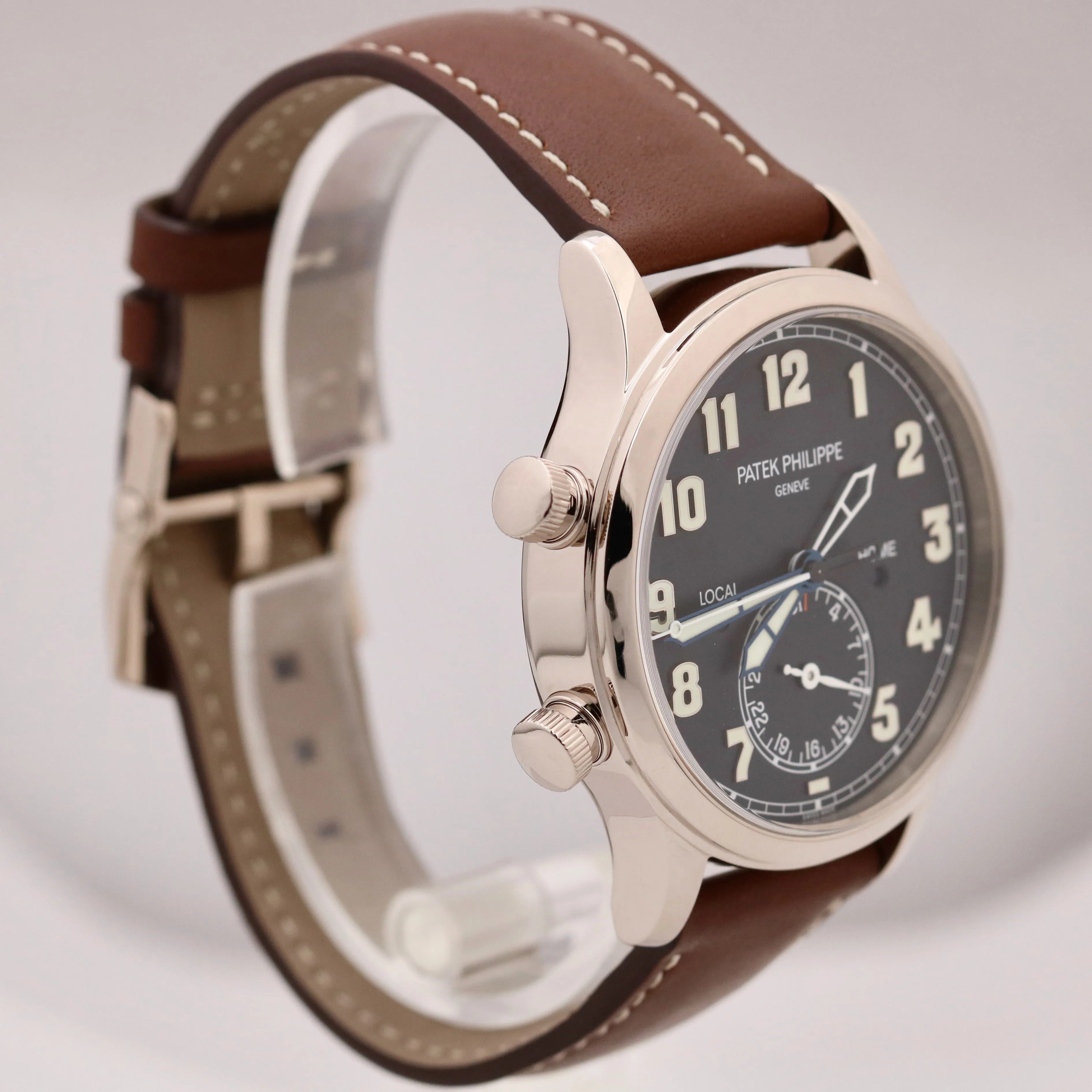 MINT PAPERS Patek Philippe Calatrava Pilot Travel Time 18K GOLD 42mm 5524G Watch
