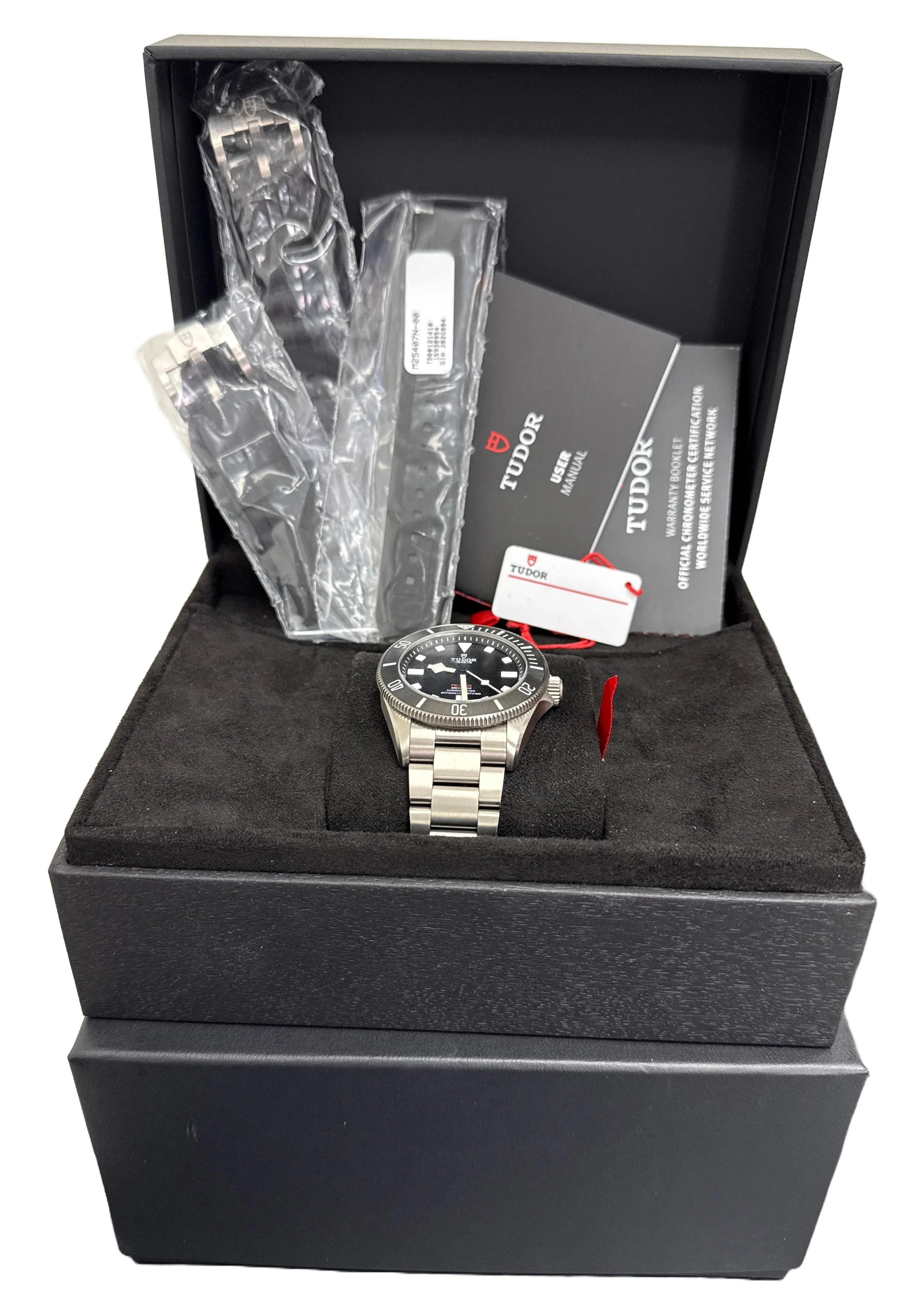 MINT Tudor Pelagos Black TITANIUM 39mm 25407N Automatic Rubber Red Watch BOX