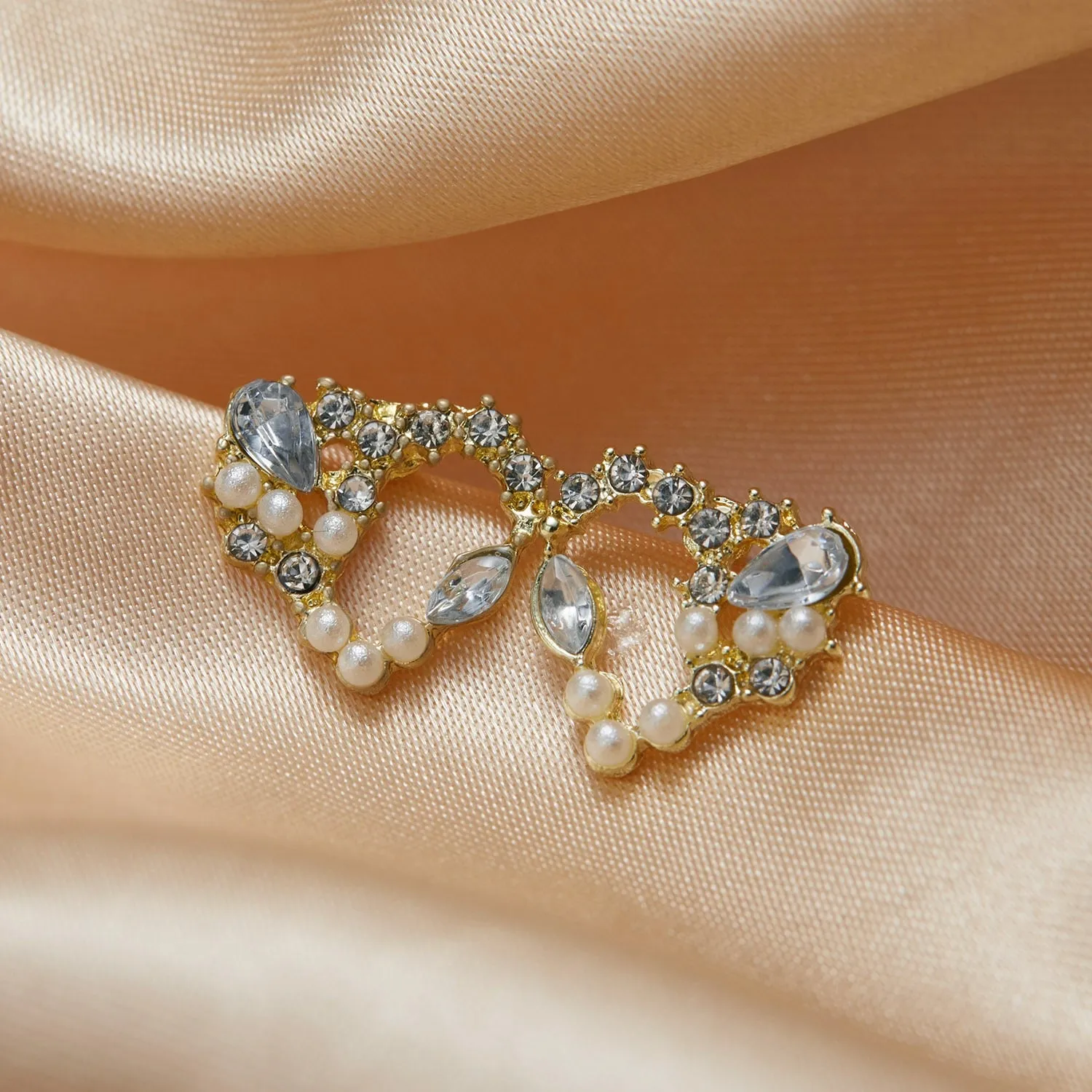 New Exquisite Honey Bee Pearl Earrings Fashion For Women