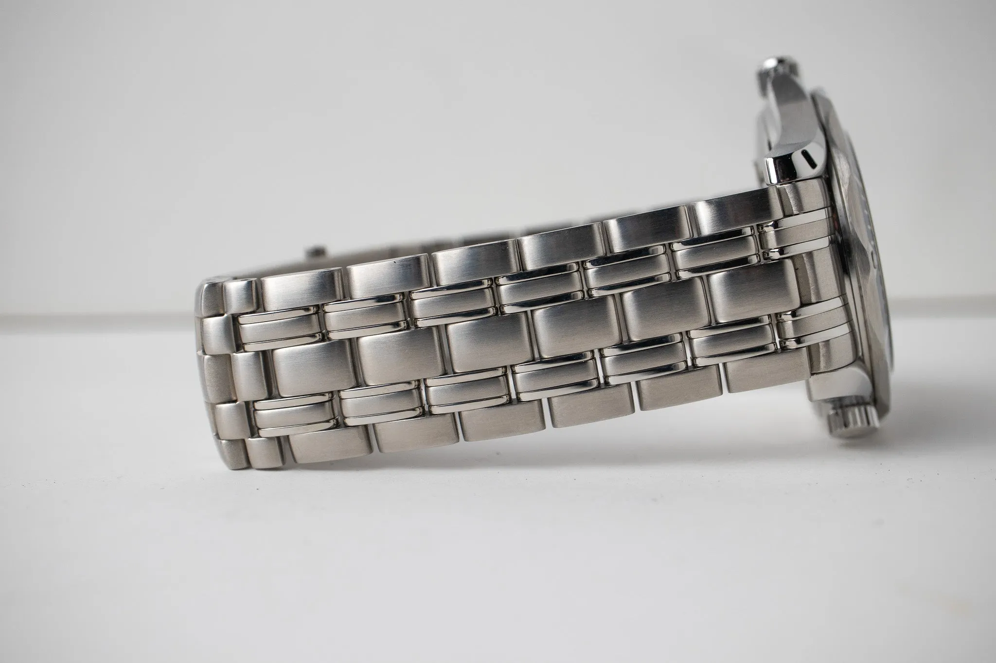 NOS Omega Seamaster 300m 007 James Bond 2537.80