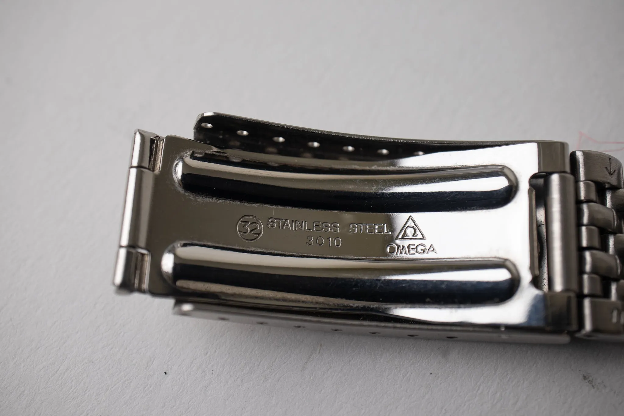 Omega 2438 - 1