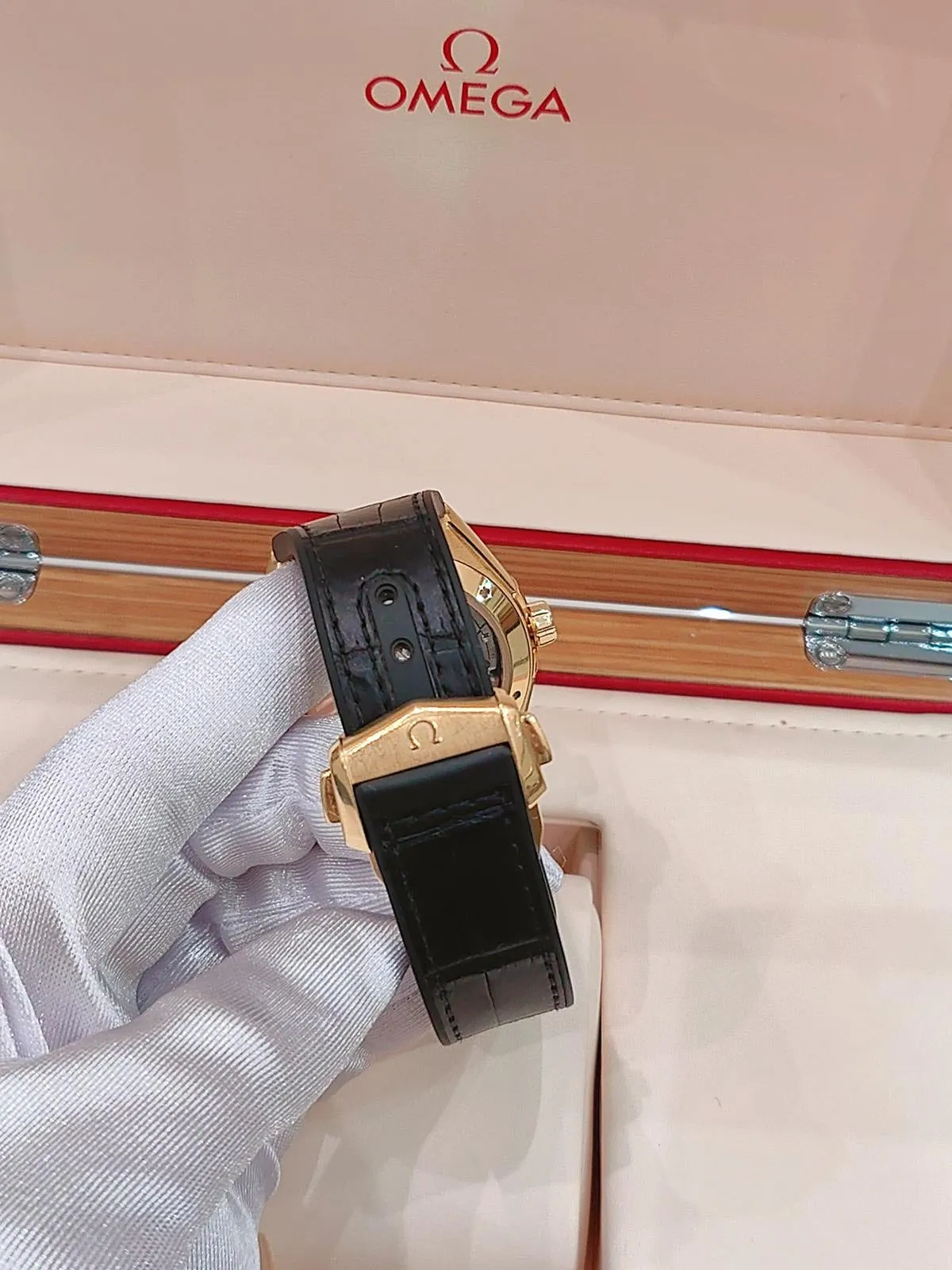 Omega Constellation 41mm Watch - Ref: 131.63.41.21.01.001 - Black Index Dial in 18K Yellow Gold Case, Black Leather Strap