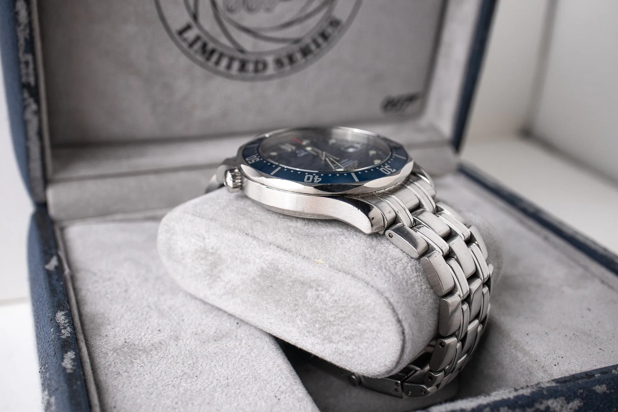 Omega Seamaster 300m 007 James Bond 2537.80