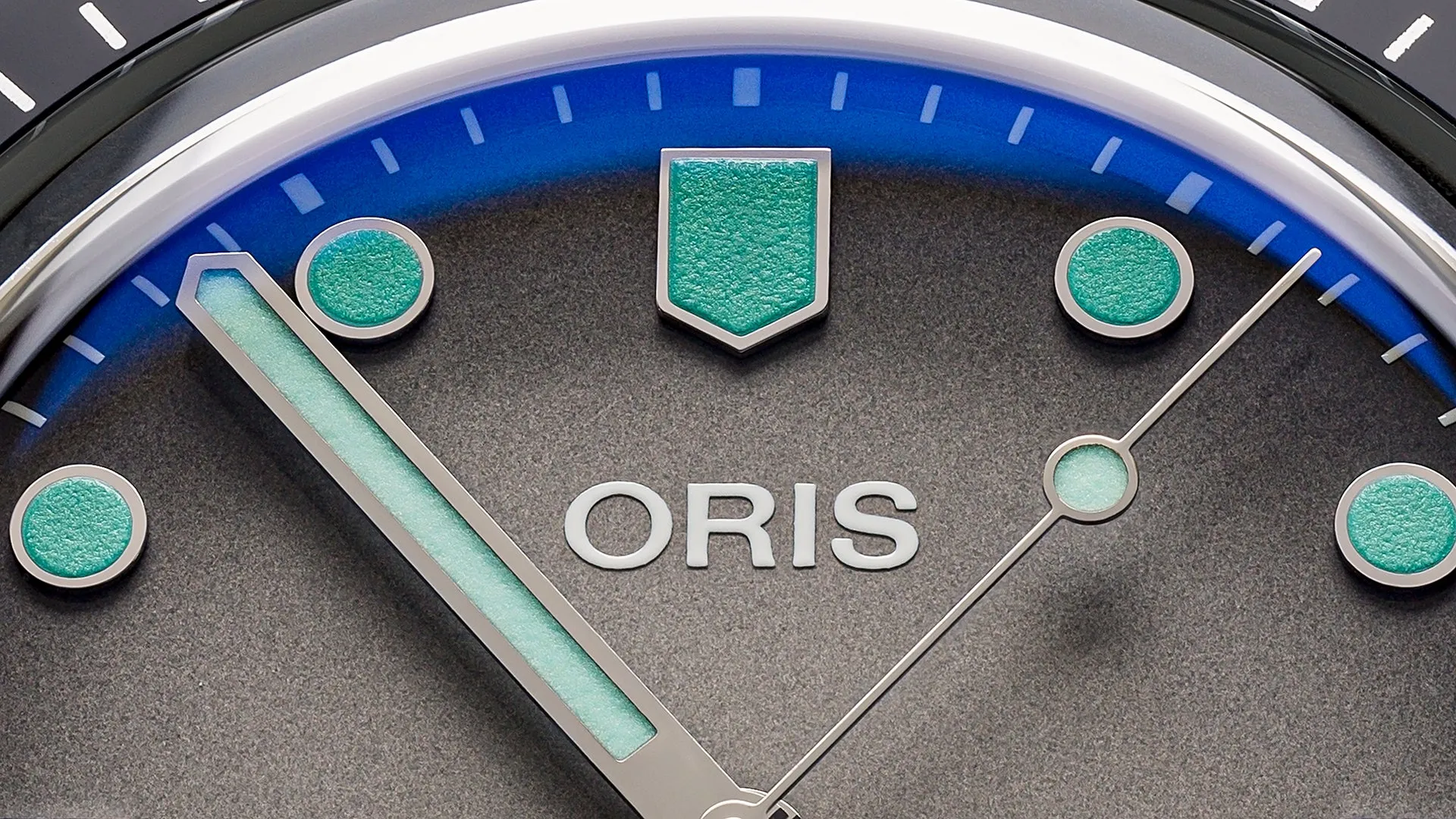 Oris Divers Sixty-Five Glow