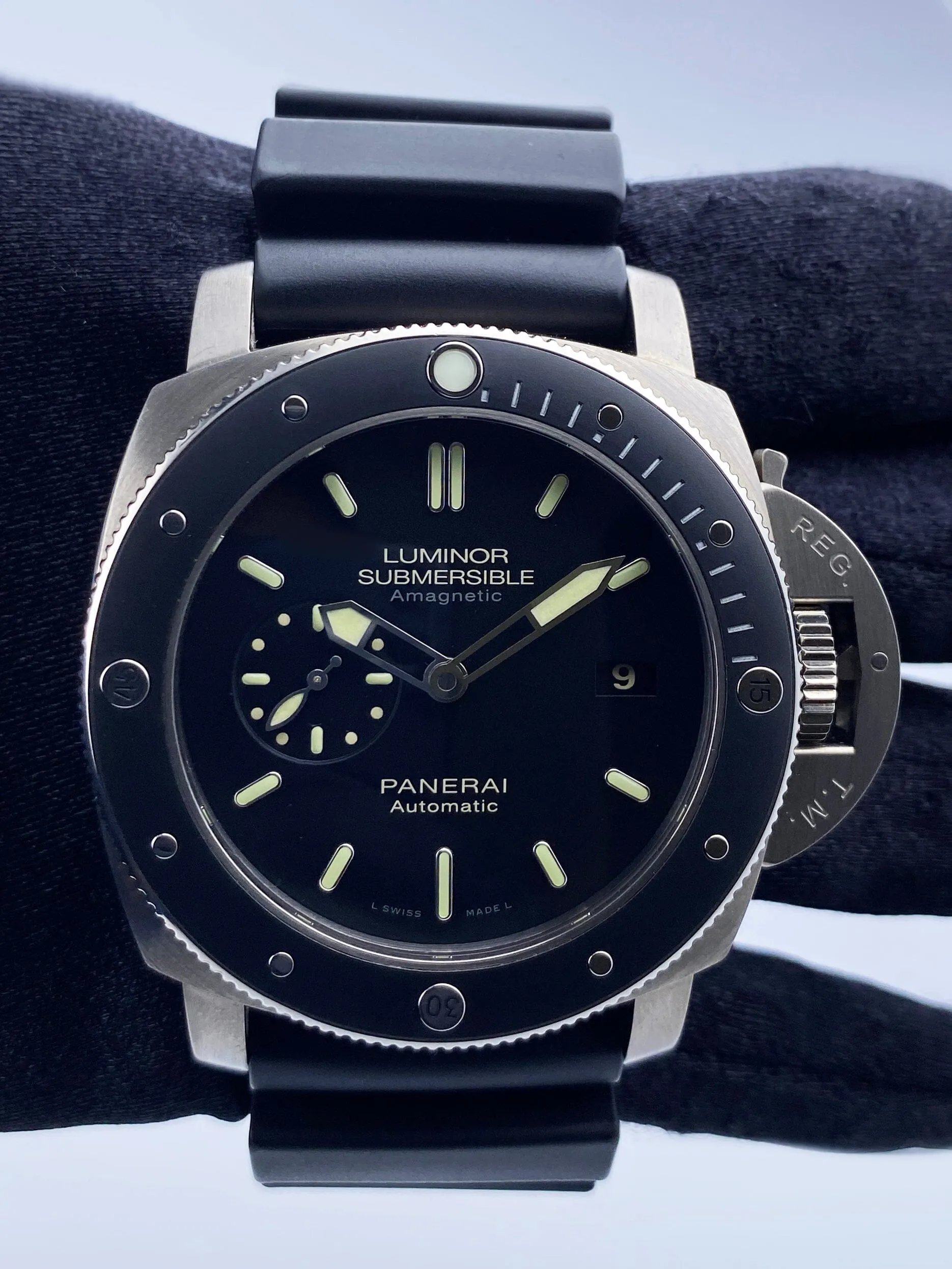Panerai Luminor Submersible PAM00389 Amagnetic Mens Watch Box Papers