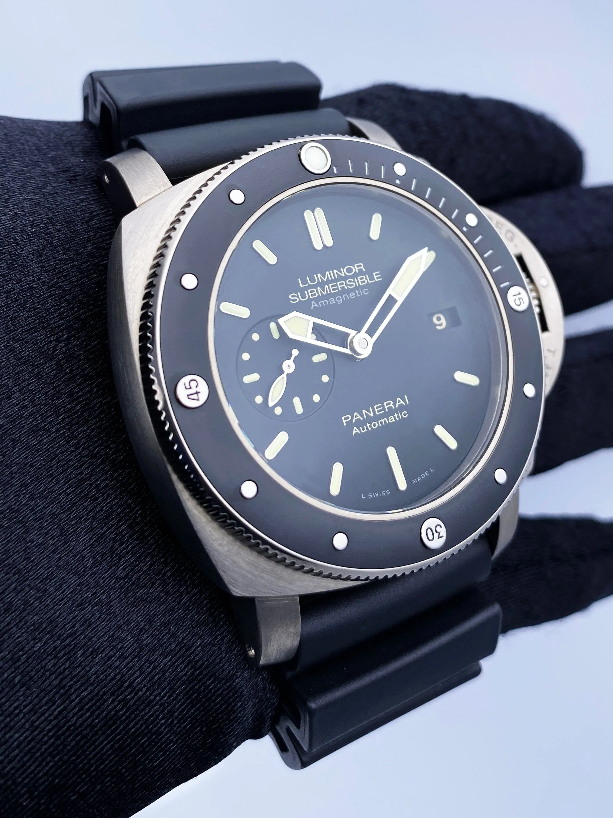 Panerai Luminor Submersible PAM00389 Amagnetic Mens Watch Box Papers