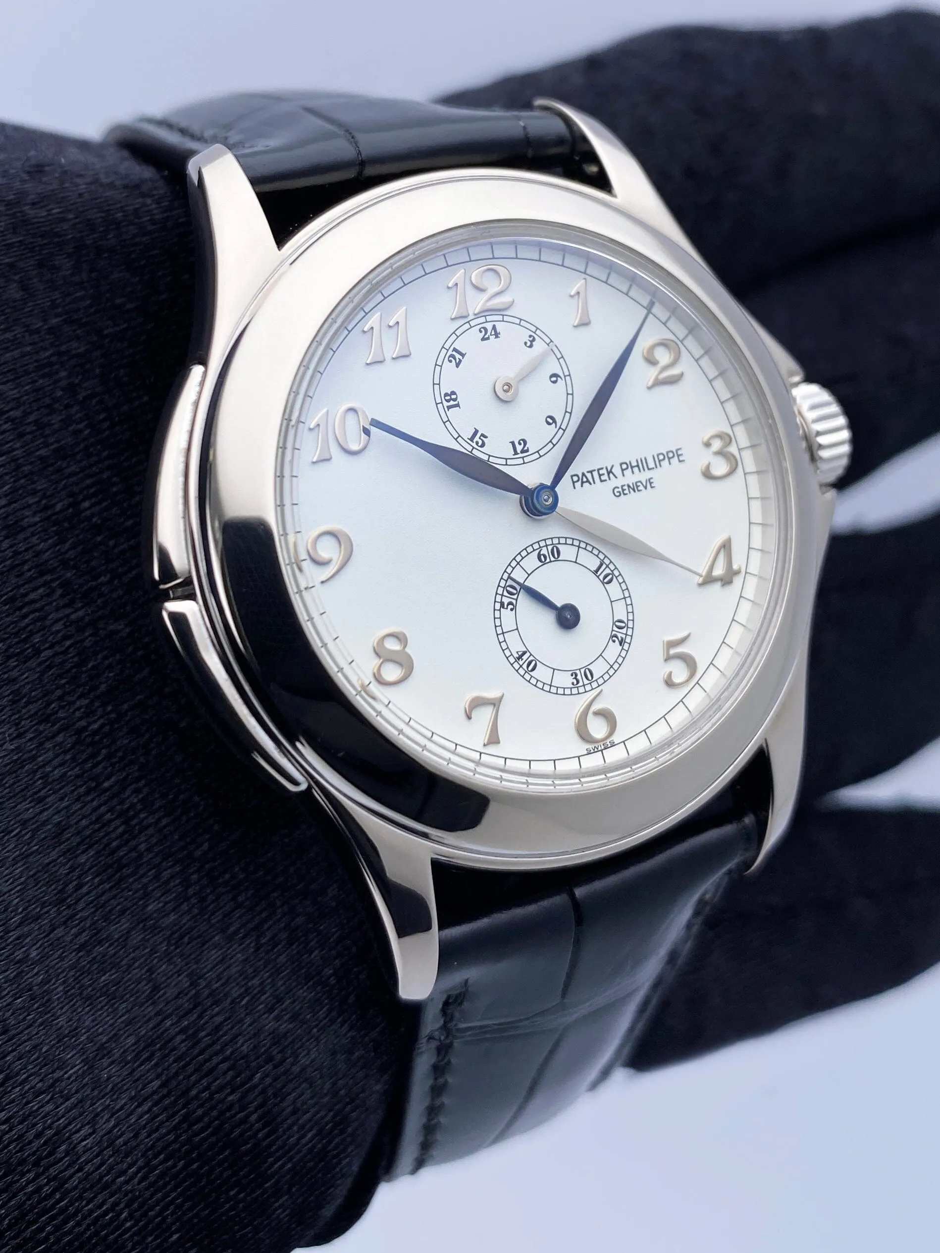 Patek Philippe Calatrava Travel Time 5134G 18K White Gold Mens Watch