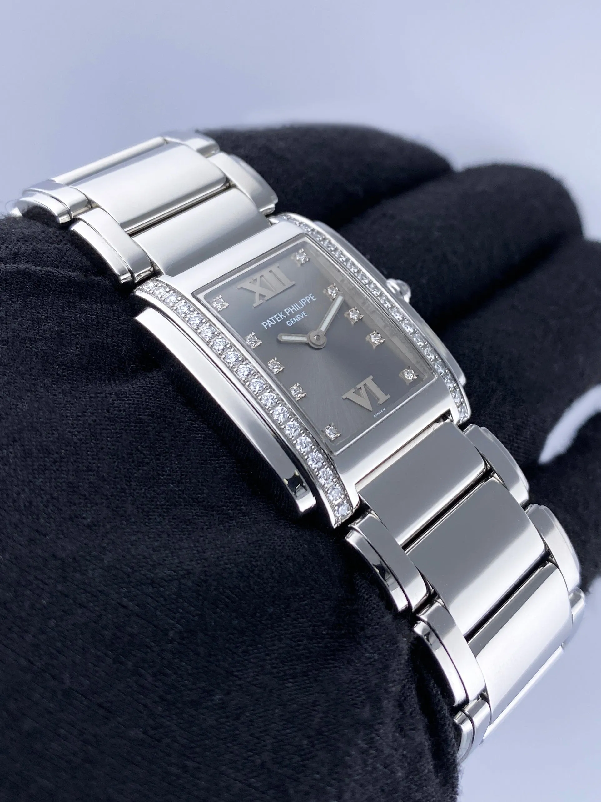Patek Philippe Twenty-4 4910 Diamond Gray Dial Ladies Watch
