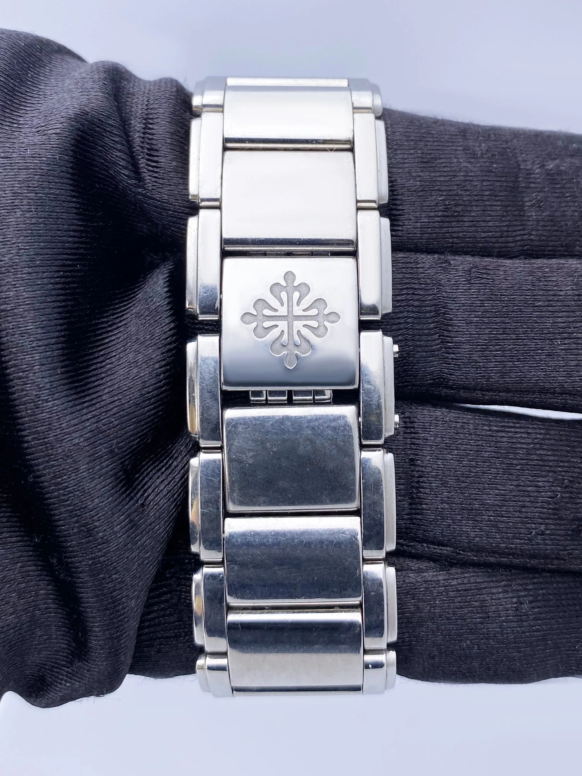 Patek Philippe Twenty-4 4910 Diamond White Dial Ladies Watch Box Papers