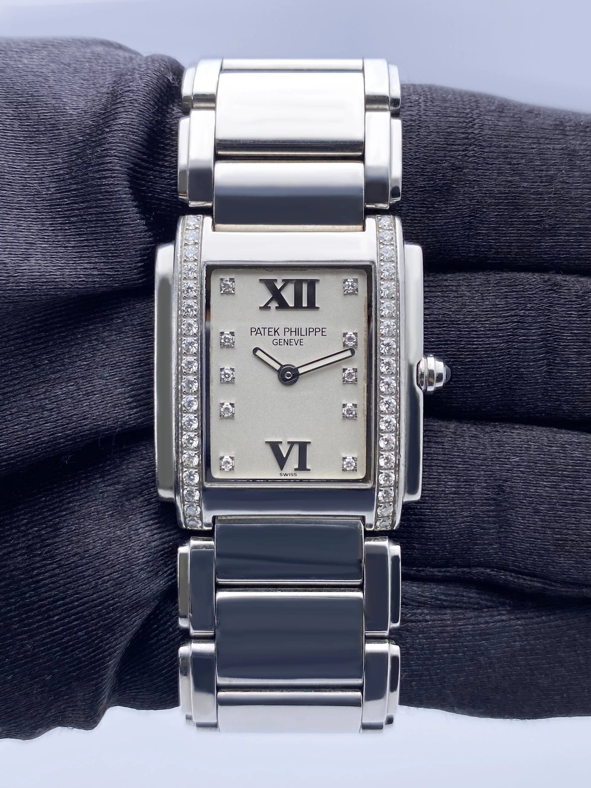 Patek Philippe Twenty-4 4910 Diamond White Dial Ladies Watch Box Papers