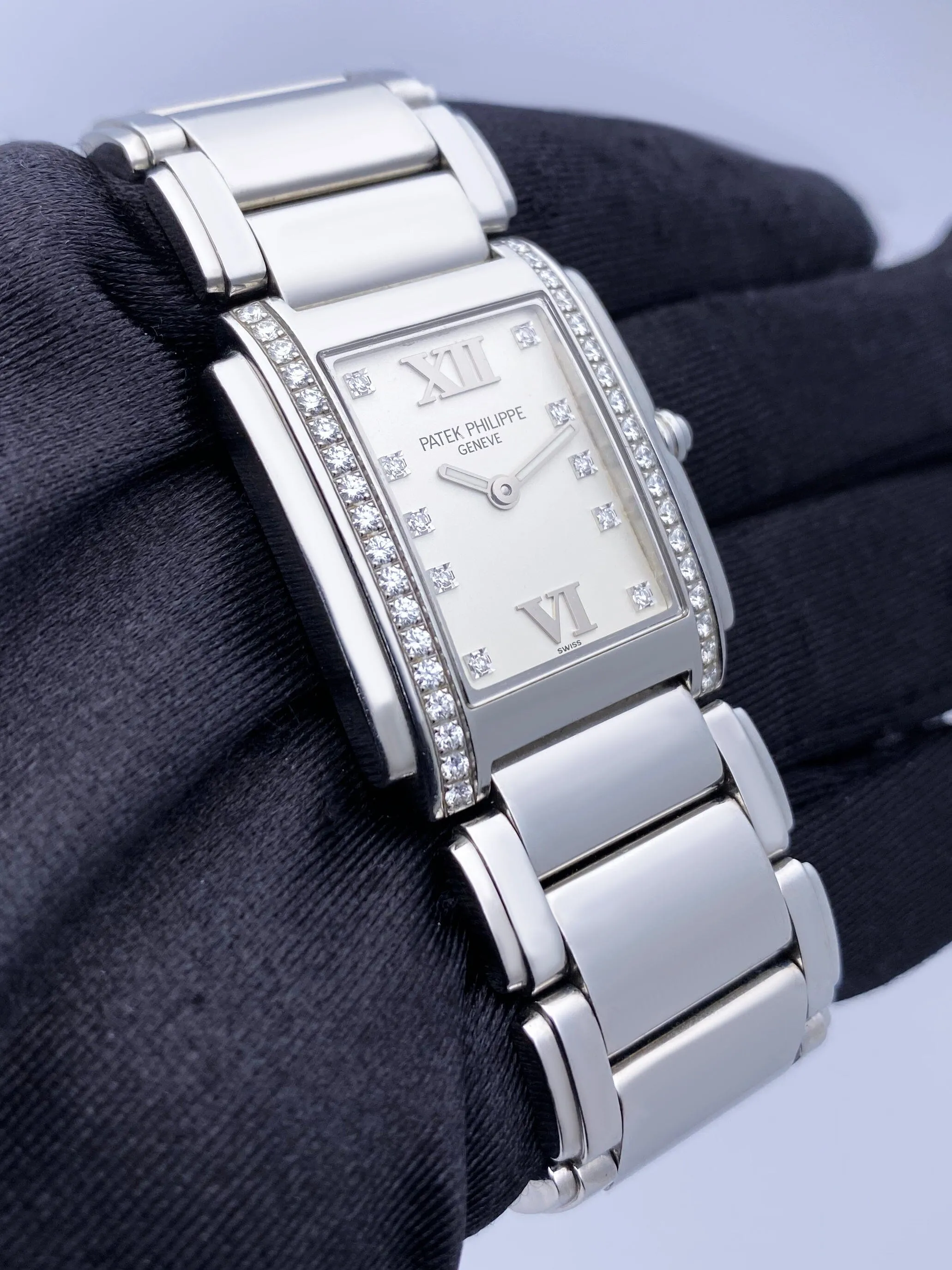 Patek Philippe Twenty-4 4910 Diamond White Dial Ladies Watch Box Papers