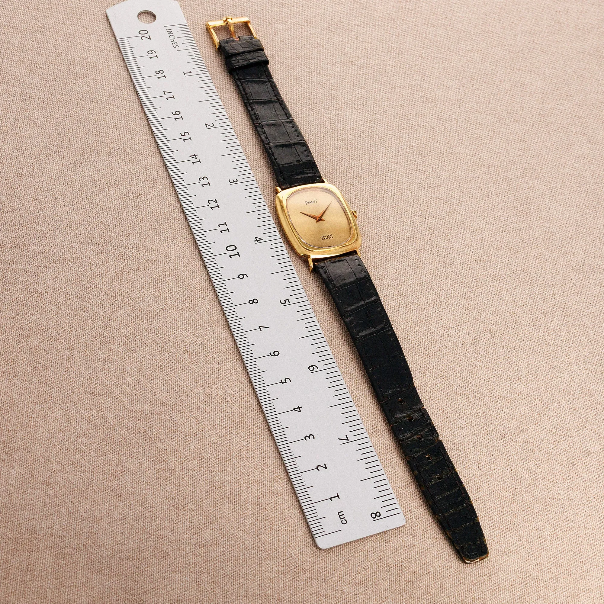 Piaget Yellow Gold Classique Ref. 9251 Retailed by Van Cleef & Arpels