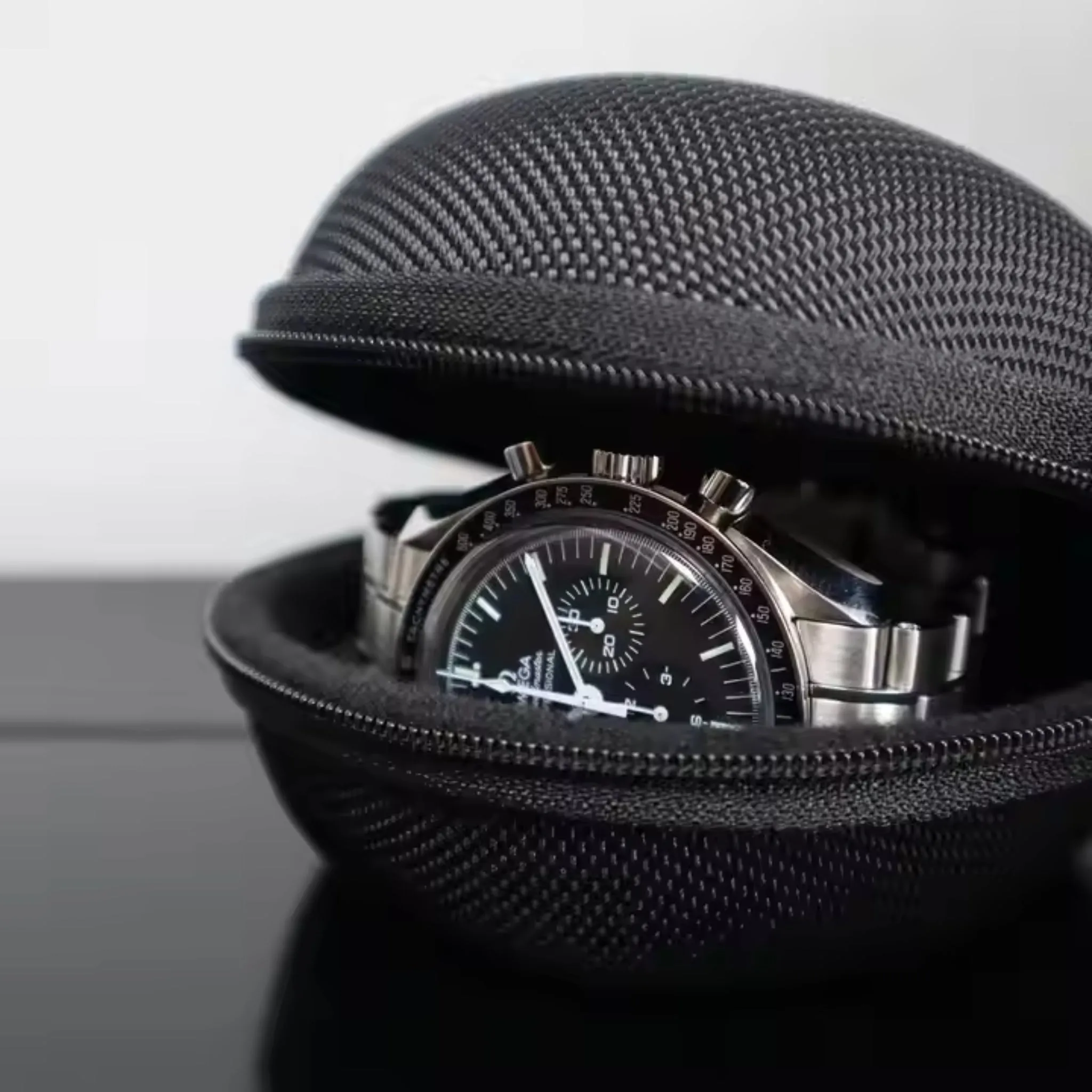 Premium Watch Case by Helvetus