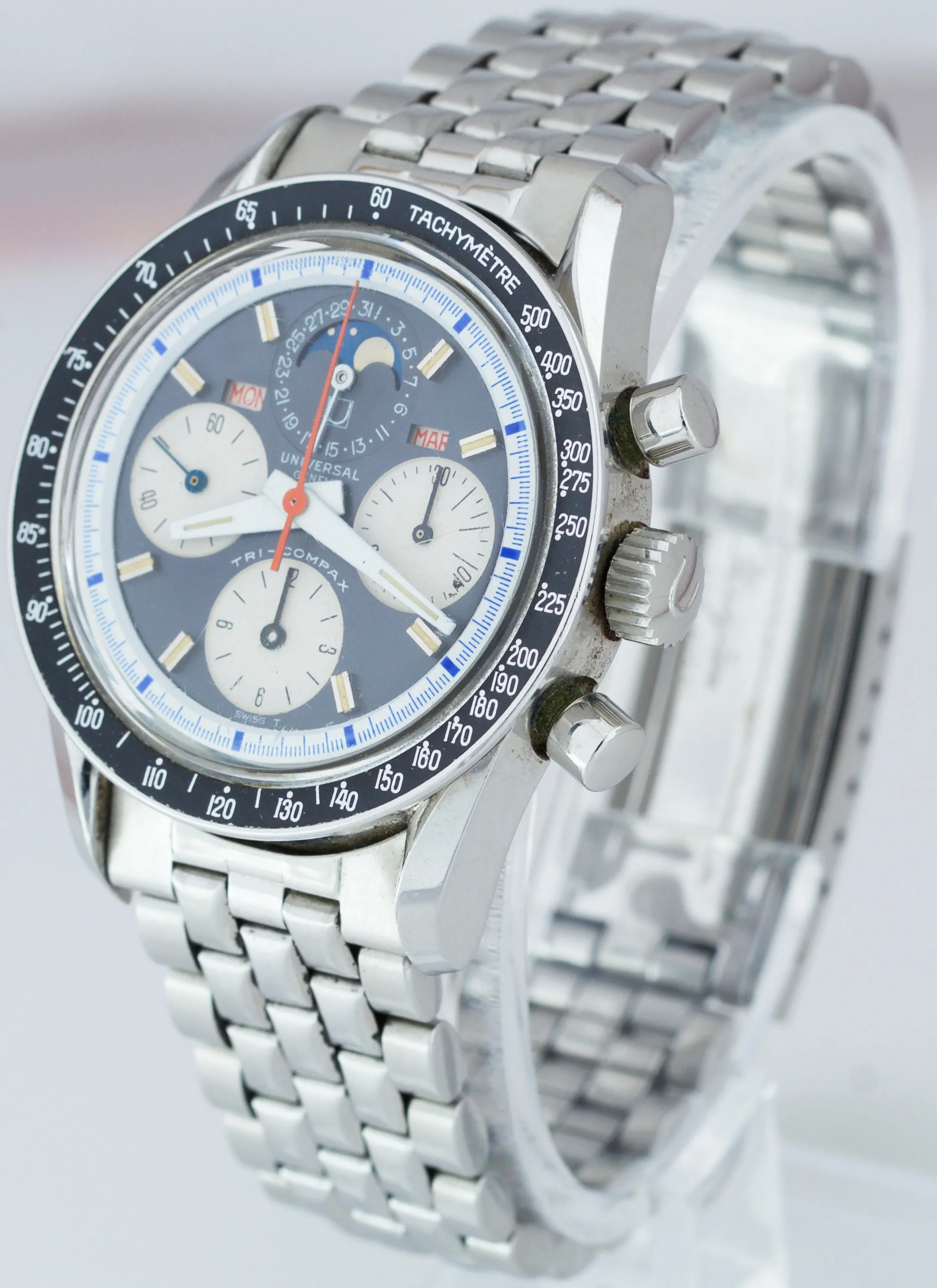 RARE 1968 Universal Geneve Tri-Compax Triple Calendar Moonphase 881.101/03 Watch