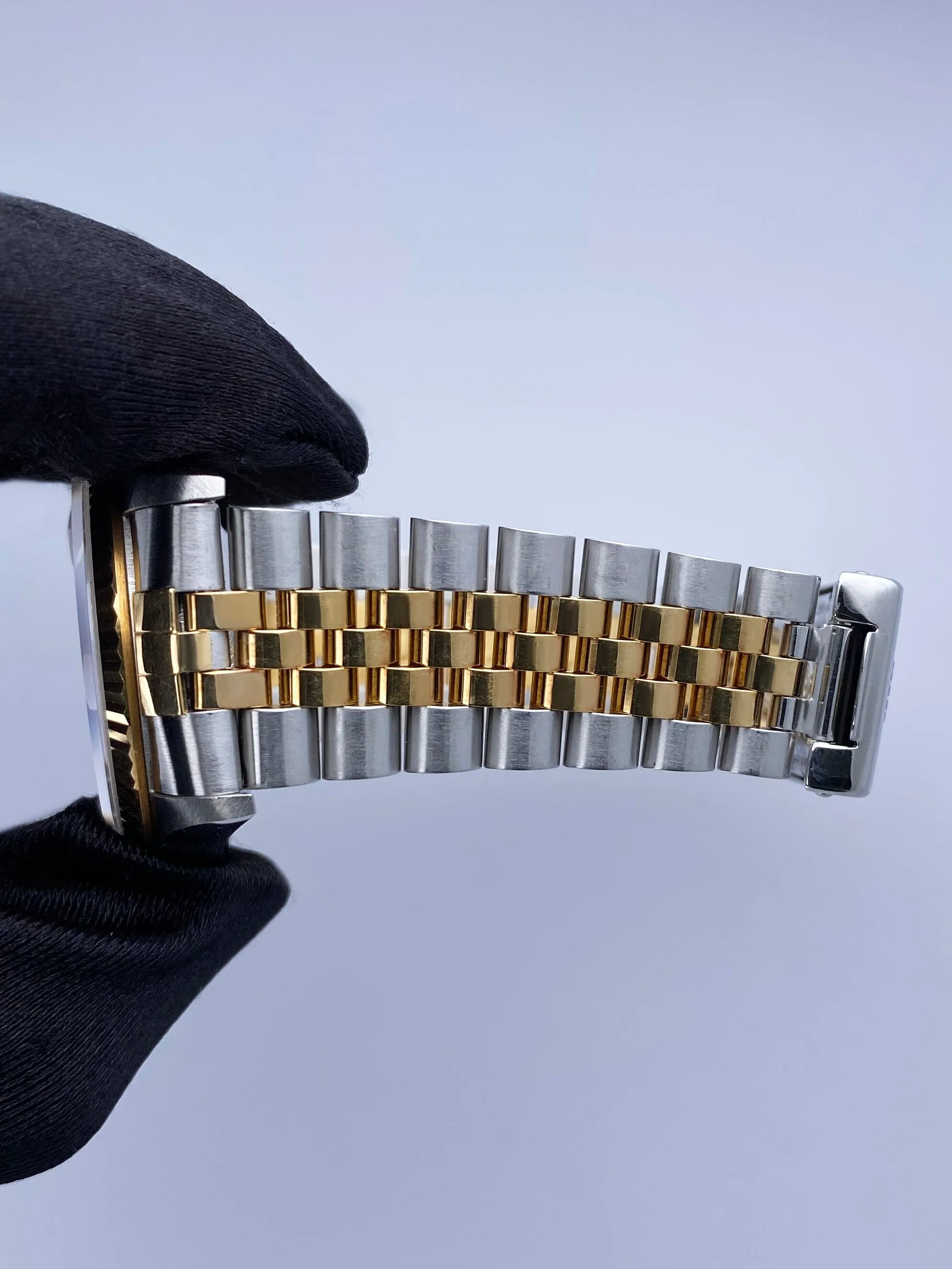 Rolex Datejust 16233 Champagne Dial Mens Watch