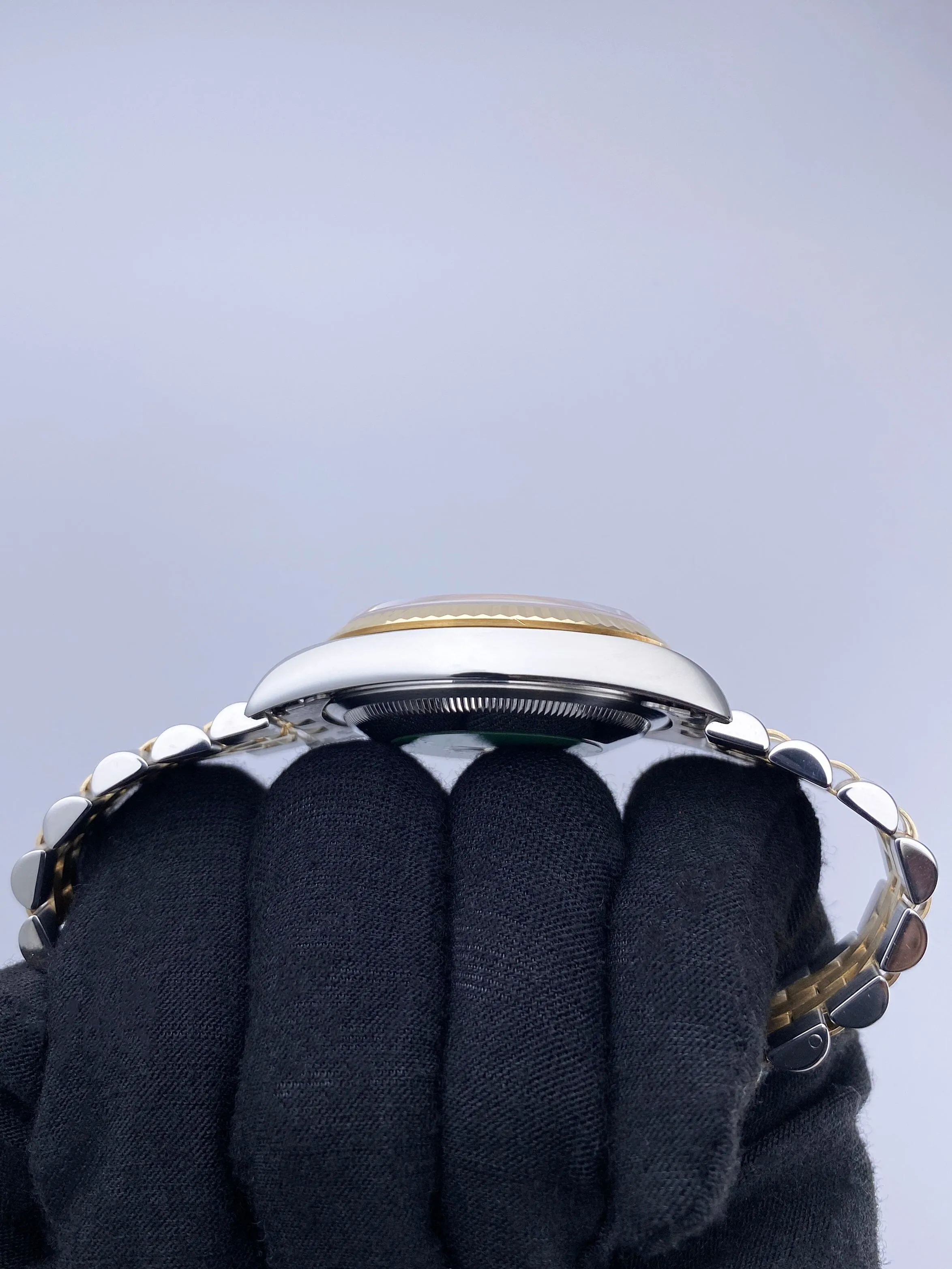 Rolex Datejust 16233 Champagne Dial Mens Watch