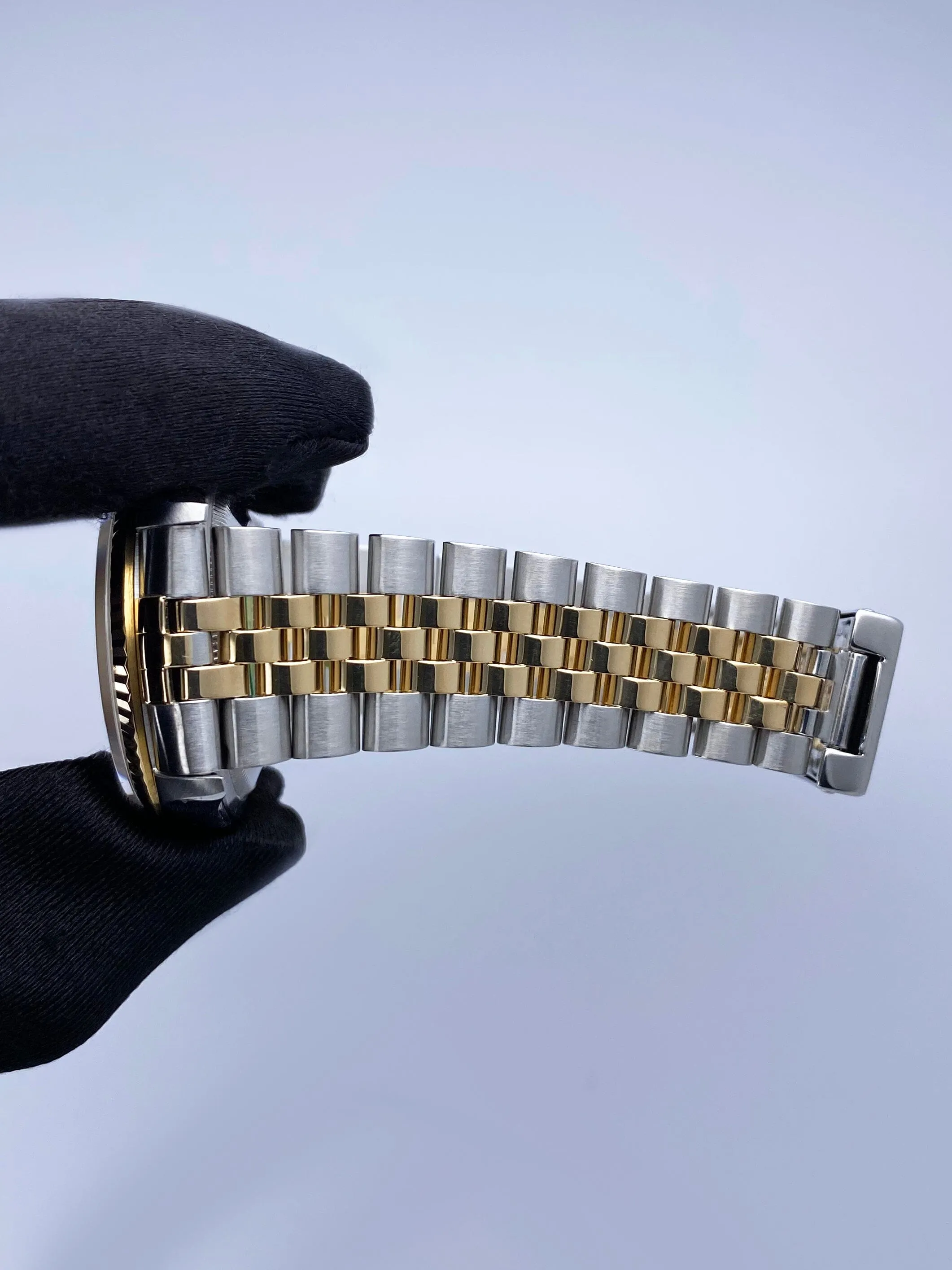 Rolex Datejust 16233 Champagne Dial Mens Watch