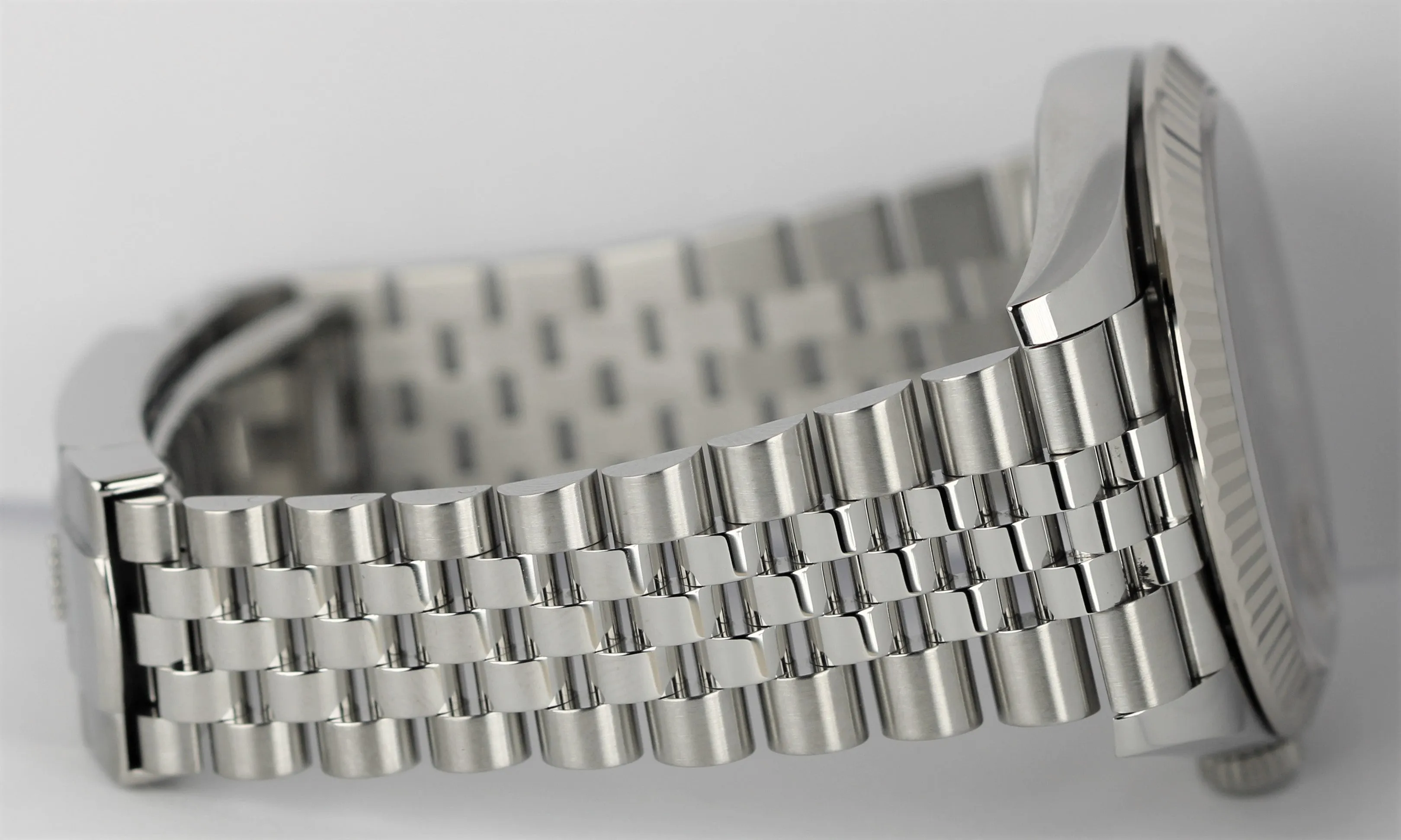 Rolex DateJust 41 Fluted 18k White Gold DIA Rhodium 41mm Jubilee 126334 Watch
