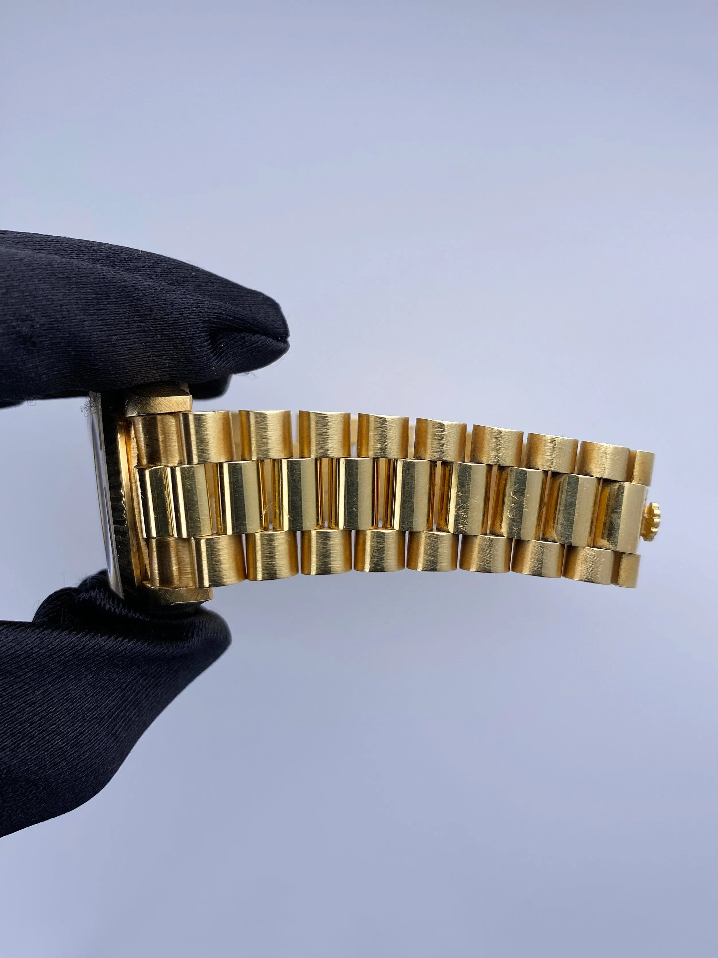 Rolex Day-Date 18038 String Diamond Sapphire Champagne Dial Mens Watch Box Papers
