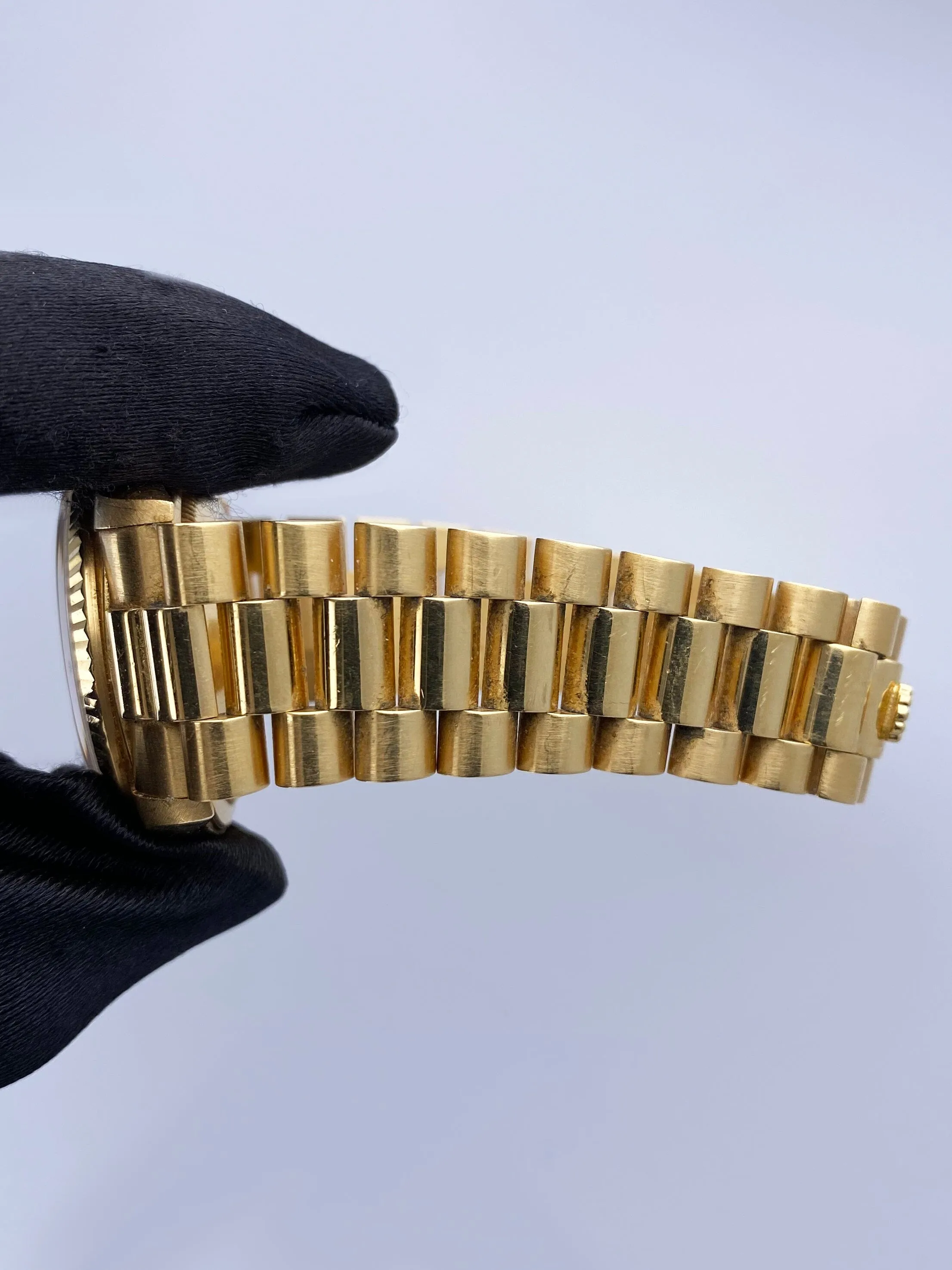 Rolex Day Date 18238 Diamond Champange Dial Mens Watch