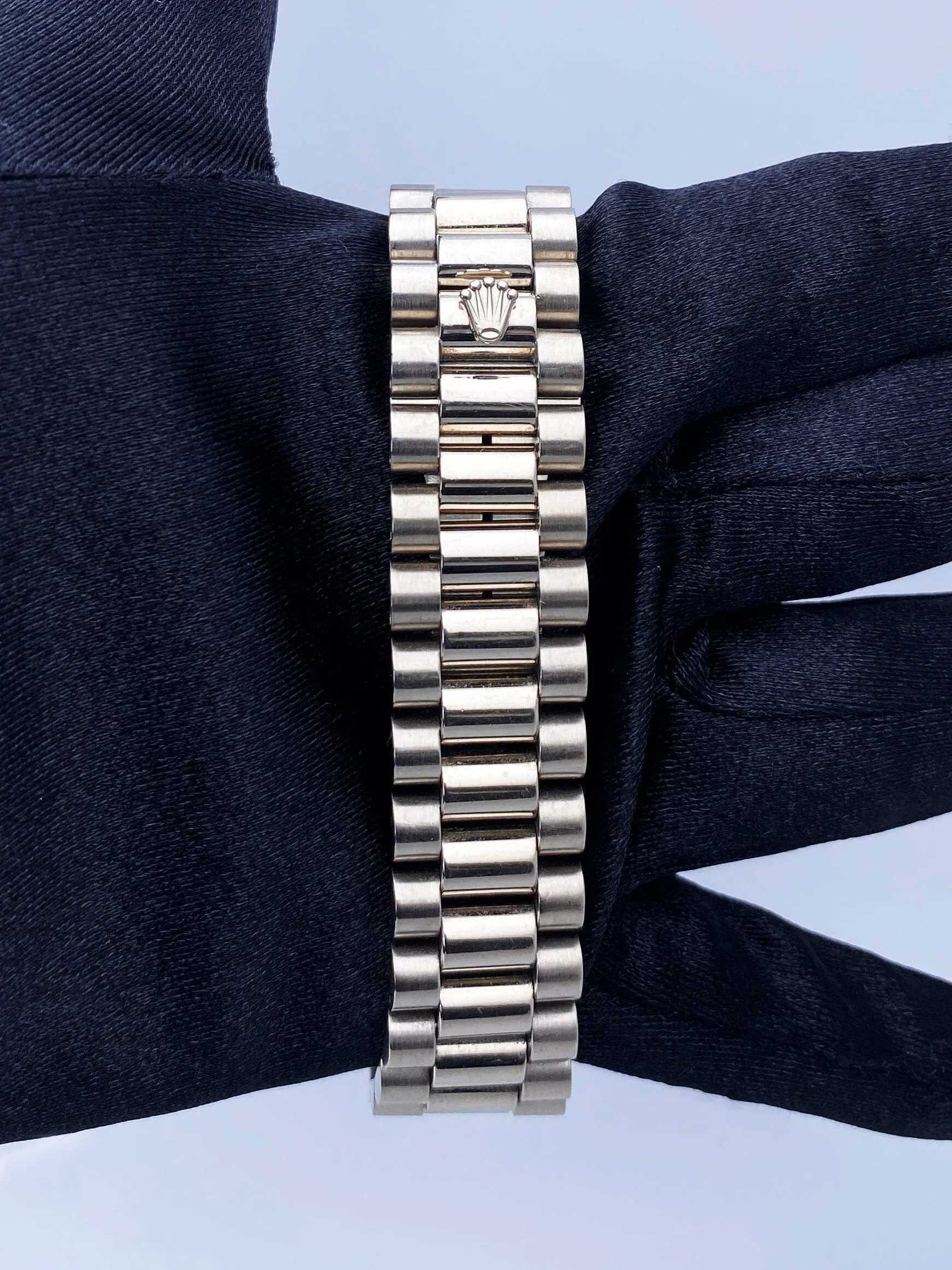 Rolex Day Date 18239 Diamond 18K White Gold Mens Watch Box Papers