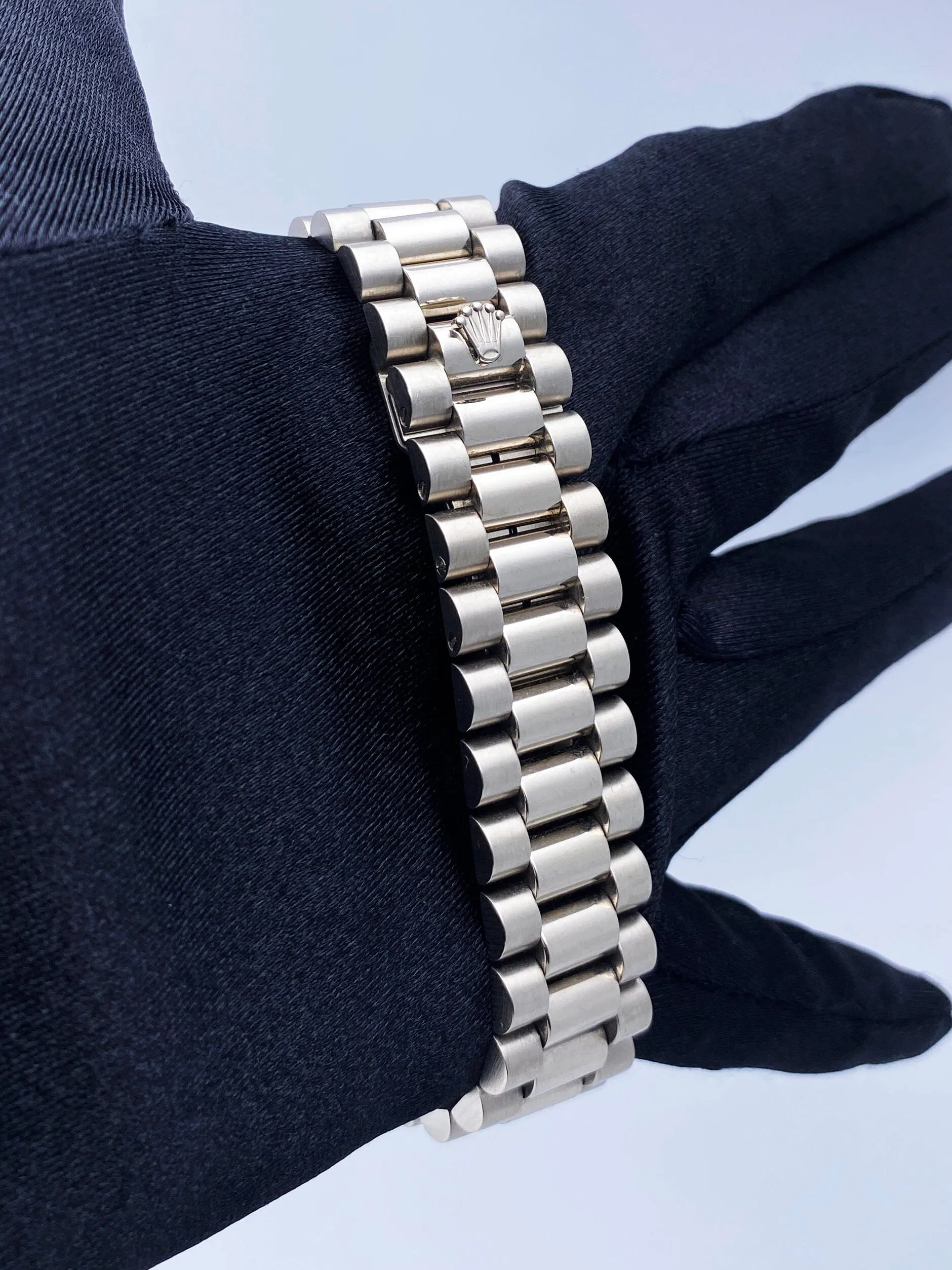 Rolex Day Date 18239 Diamond 18K White Gold Mens Watch Box Papers
