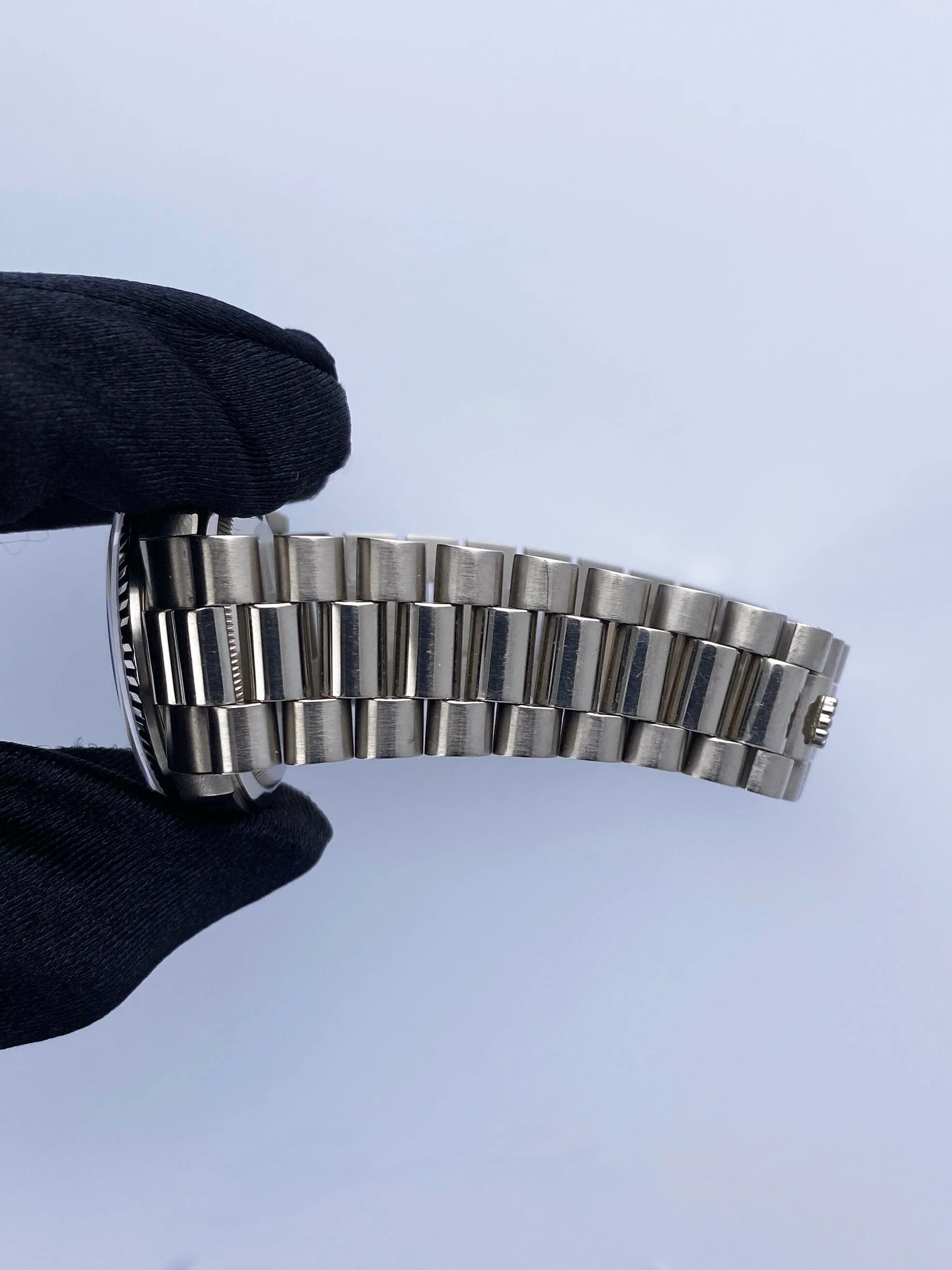 Rolex Day Date 18239 Diamond 18K White Gold Mens Watch Box Papers