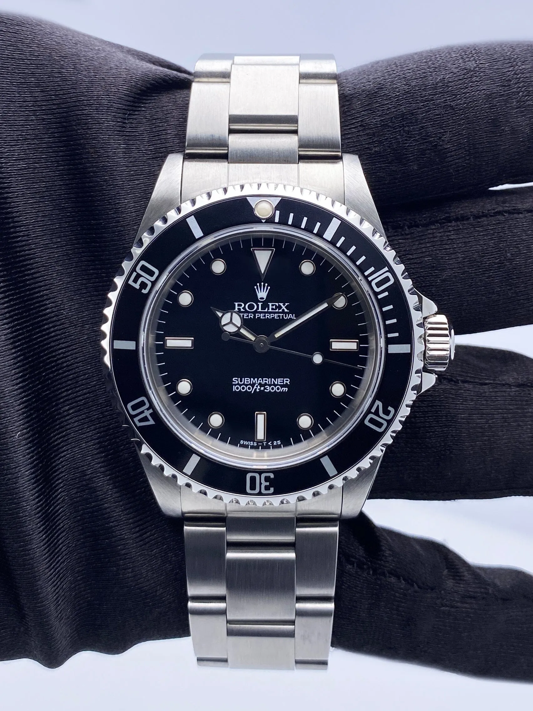 Rolex Submariner 14060 No Date Mens Watch Box Papers
