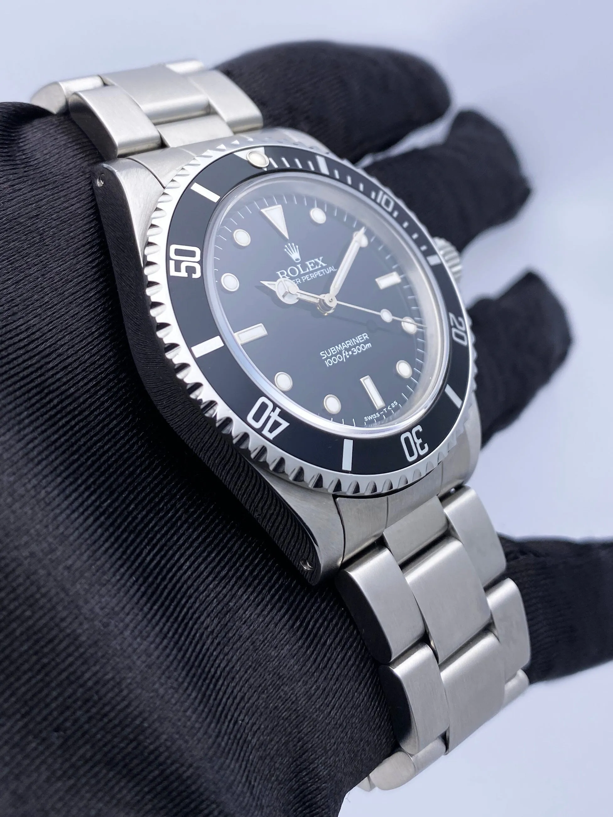 Rolex Submariner 14060 No Date Mens Watch Box Papers
